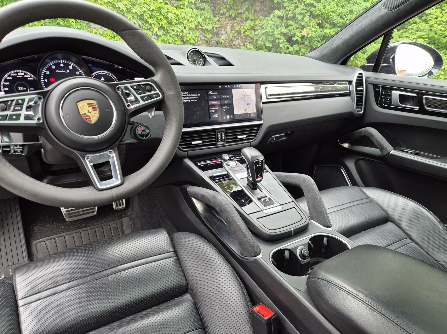 PORSCHE 4.0 V8 Turbo S E-Hybrid Coupé-image-5