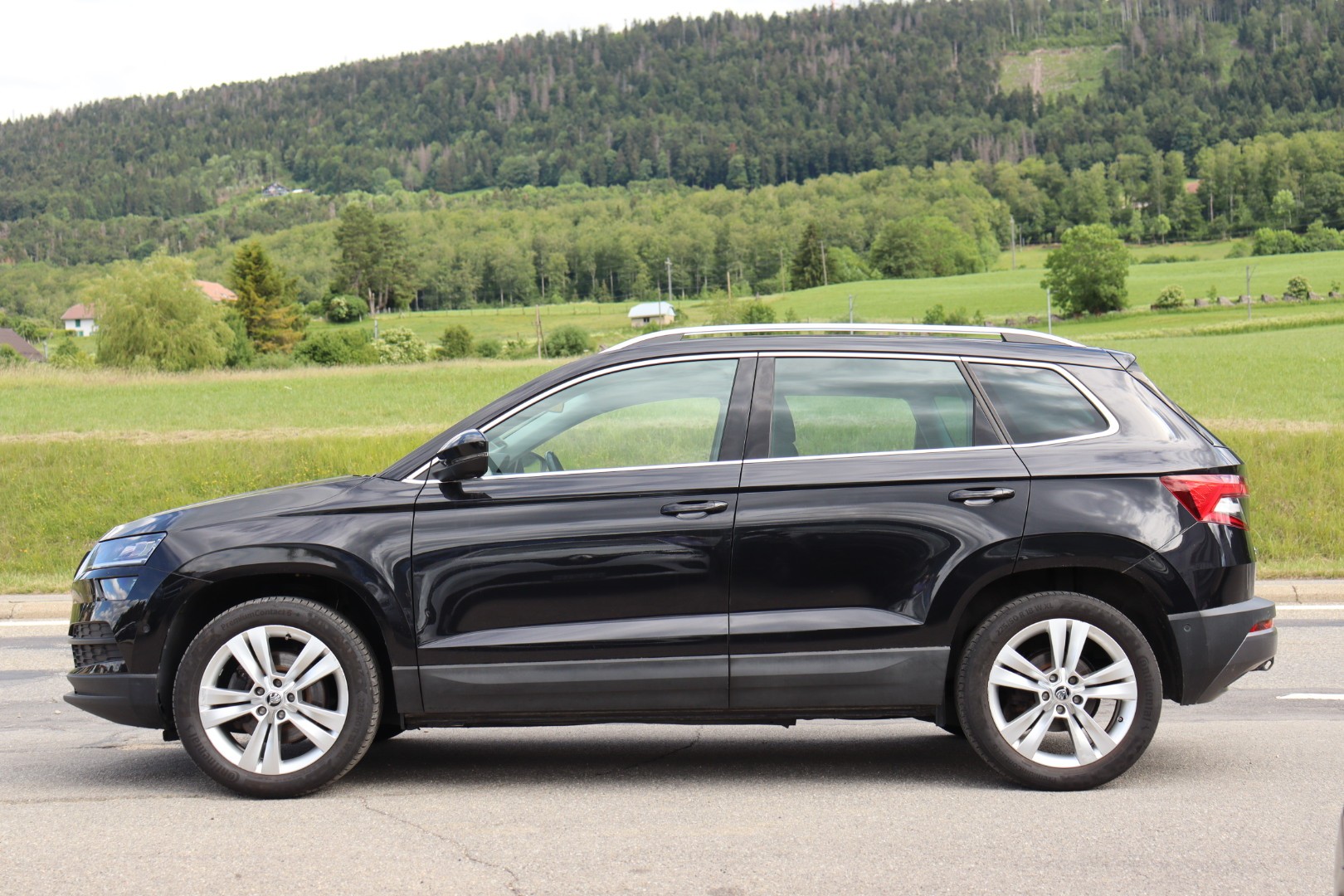 SKODA Karoq 2.0 TDI CR Ambition 4x4 DSG • Expertise • Garantie • Véhicule CH • Crochet d'attelage-image-4