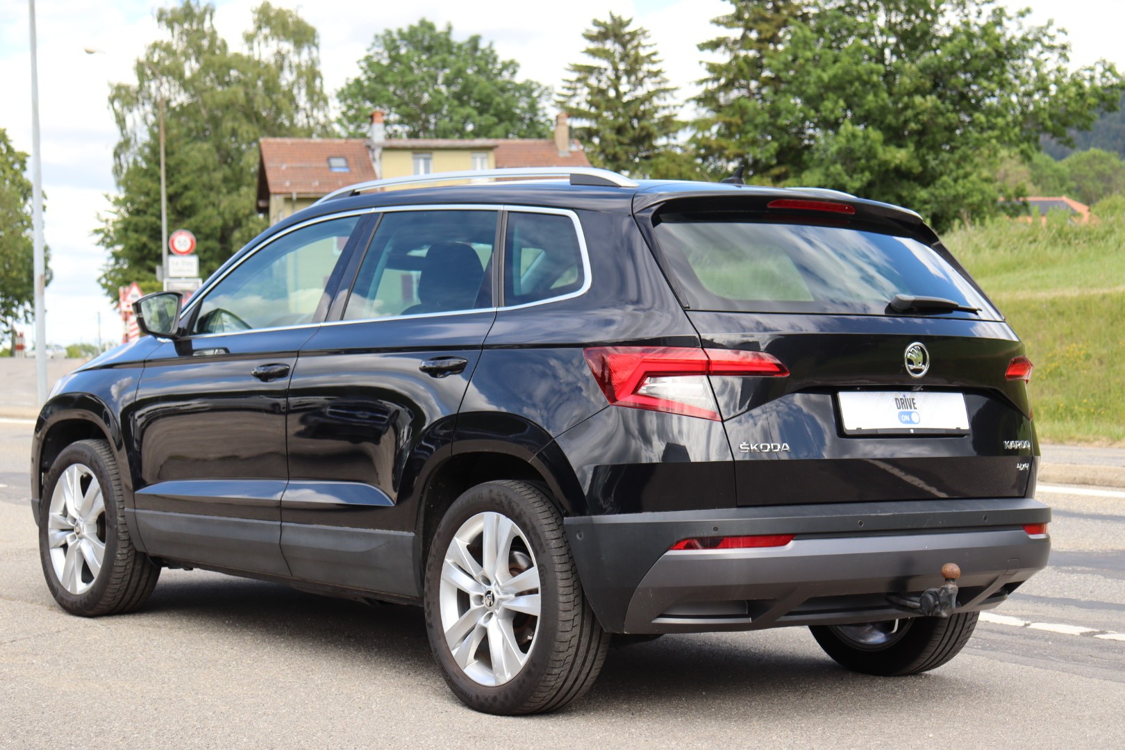 SKODA Karoq 2.0 TDI CR Ambition 4x4 DSG • Expertise • Garantie • Véhicule CH • Crochet d'attelage-image-5