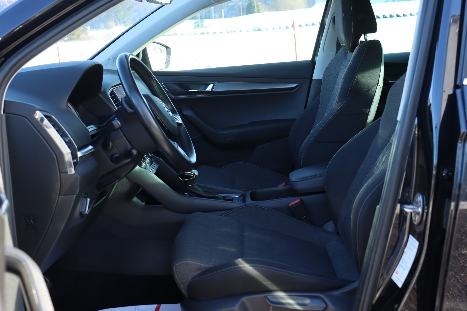 SKODA Karoq 2.0 TDI CR Ambition 4x4 DSG • Expertise • Garantie • Véhicule CH • Crochet d'attelage-image-14