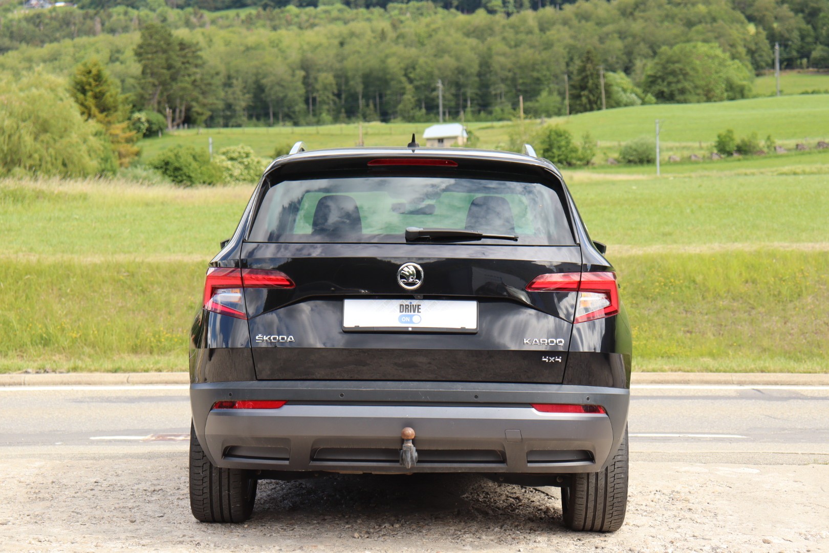 SKODA Karoq 2.0 TDI CR Ambition 4x4 DSG • Expertise • Garantie • Véhicule CH • Crochet d'attelage-image-6