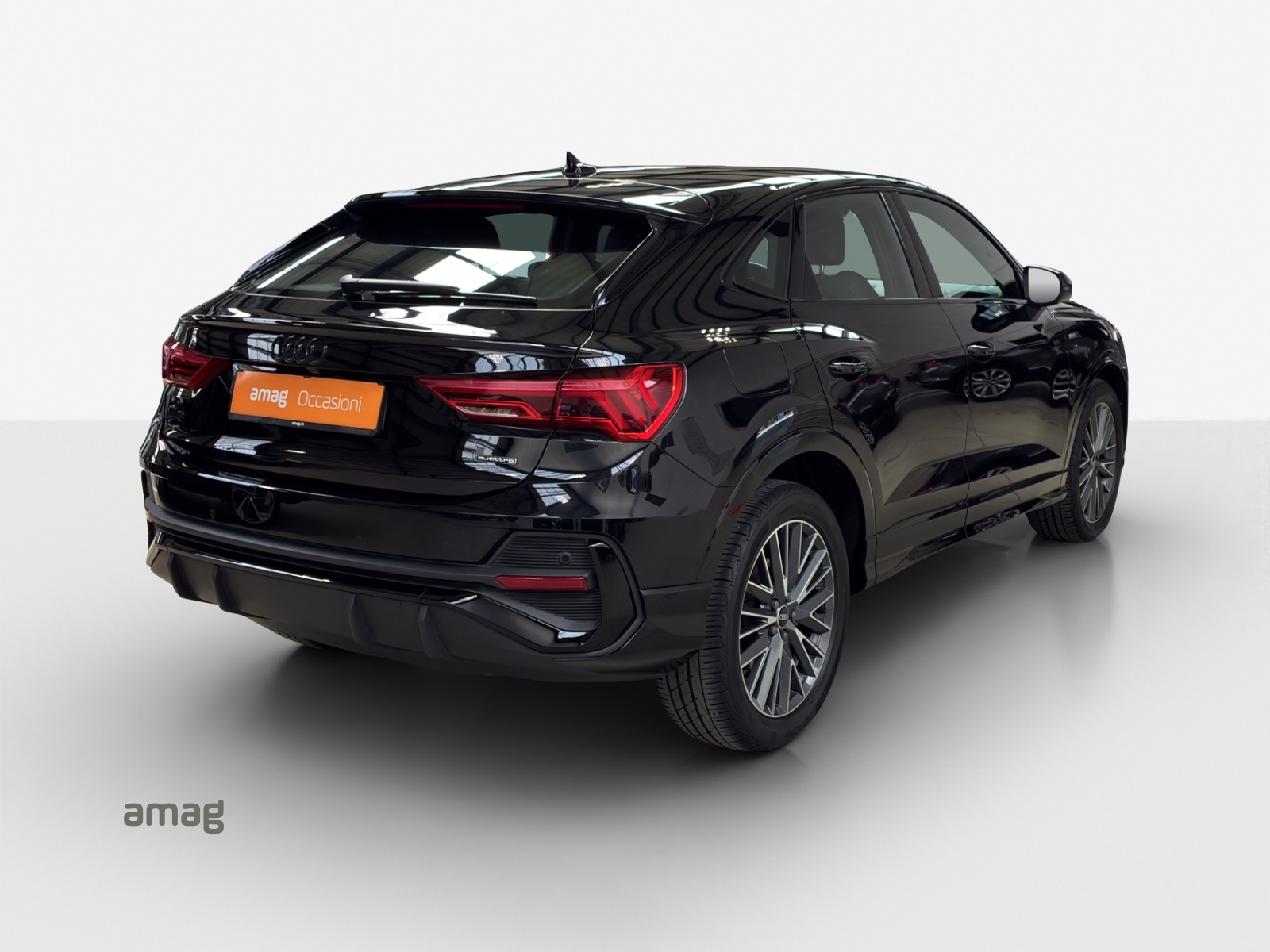 AUDI Q3 Sportback 35 TDI S line quattro S-tronic-image-4
