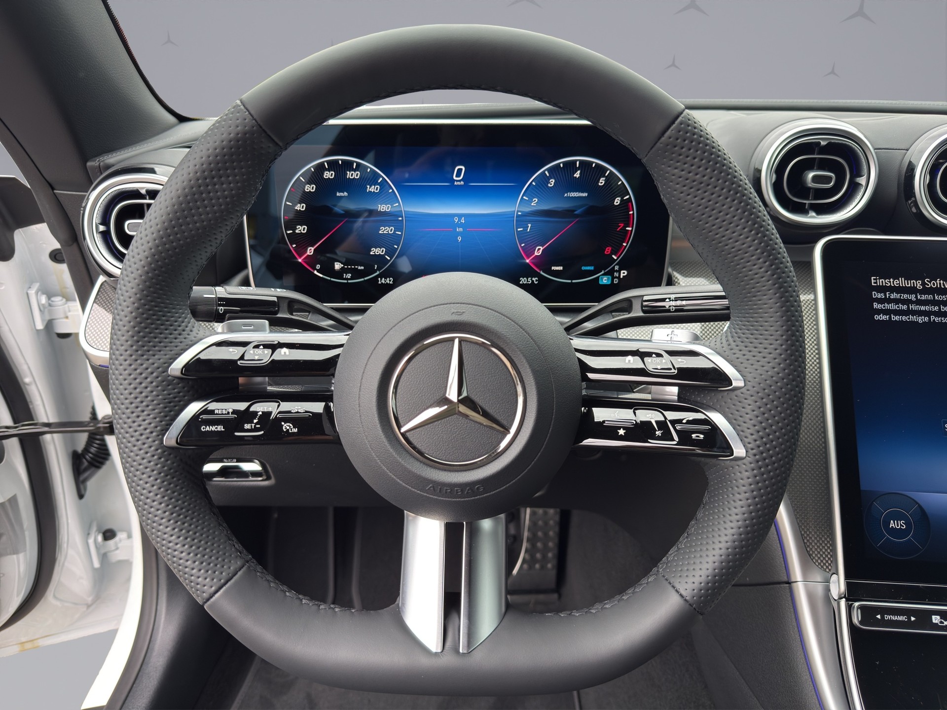 MERCEDES-BENZ CLE 200 AMG Line 4matic Cabriolet-image-9
