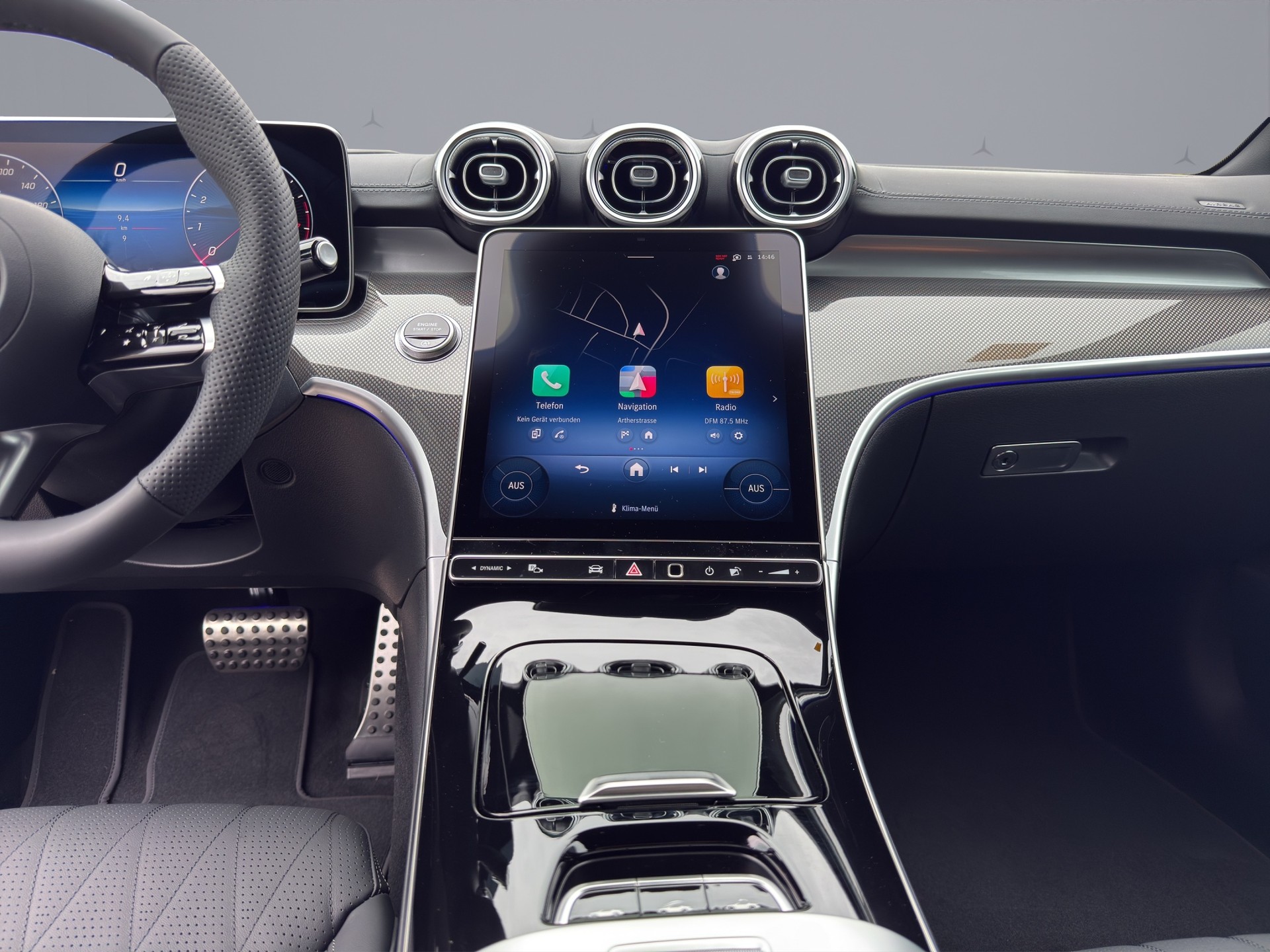 MERCEDES-BENZ CLE 200 AMG Line 4matic Cabriolet-image-13