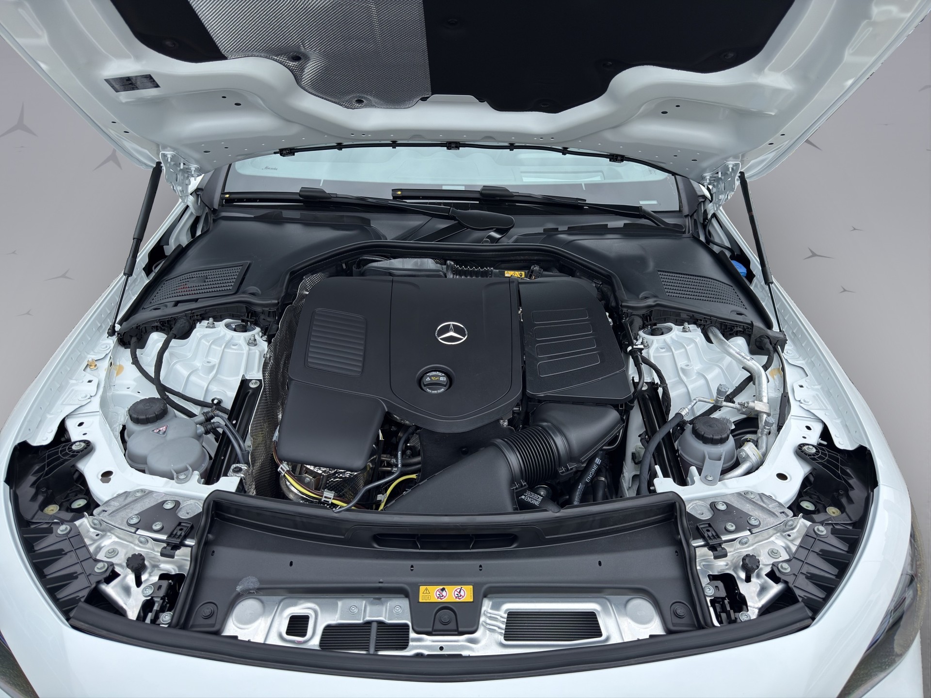 MERCEDES-BENZ CLE 200 AMG Line 4matic Cabriolet-image-18