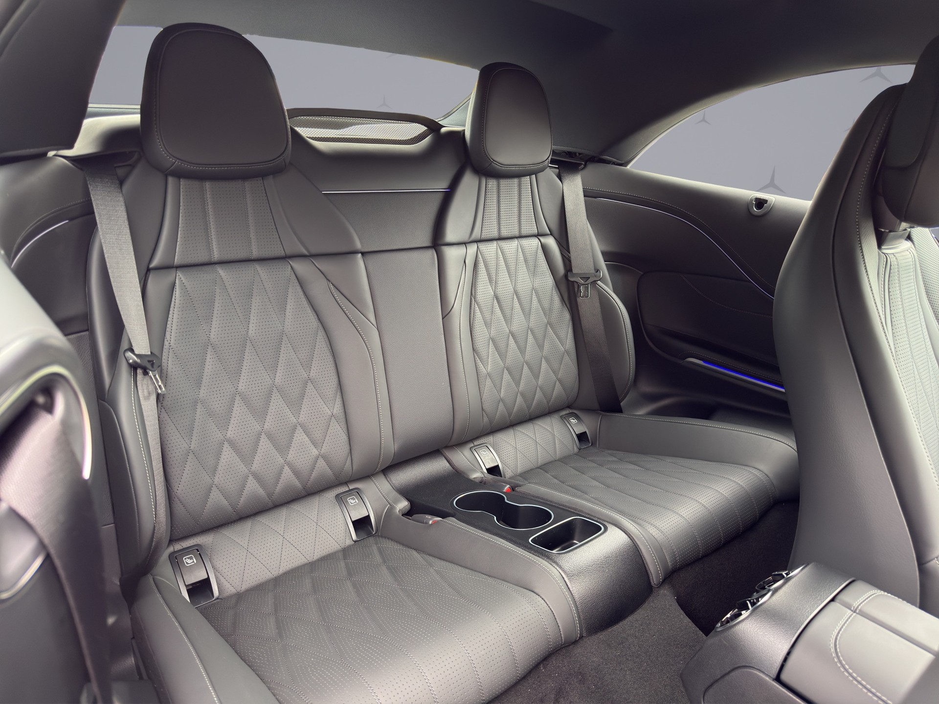 MERCEDES-BENZ CLE 200 AMG Line 4matic Cabriolet-image-16