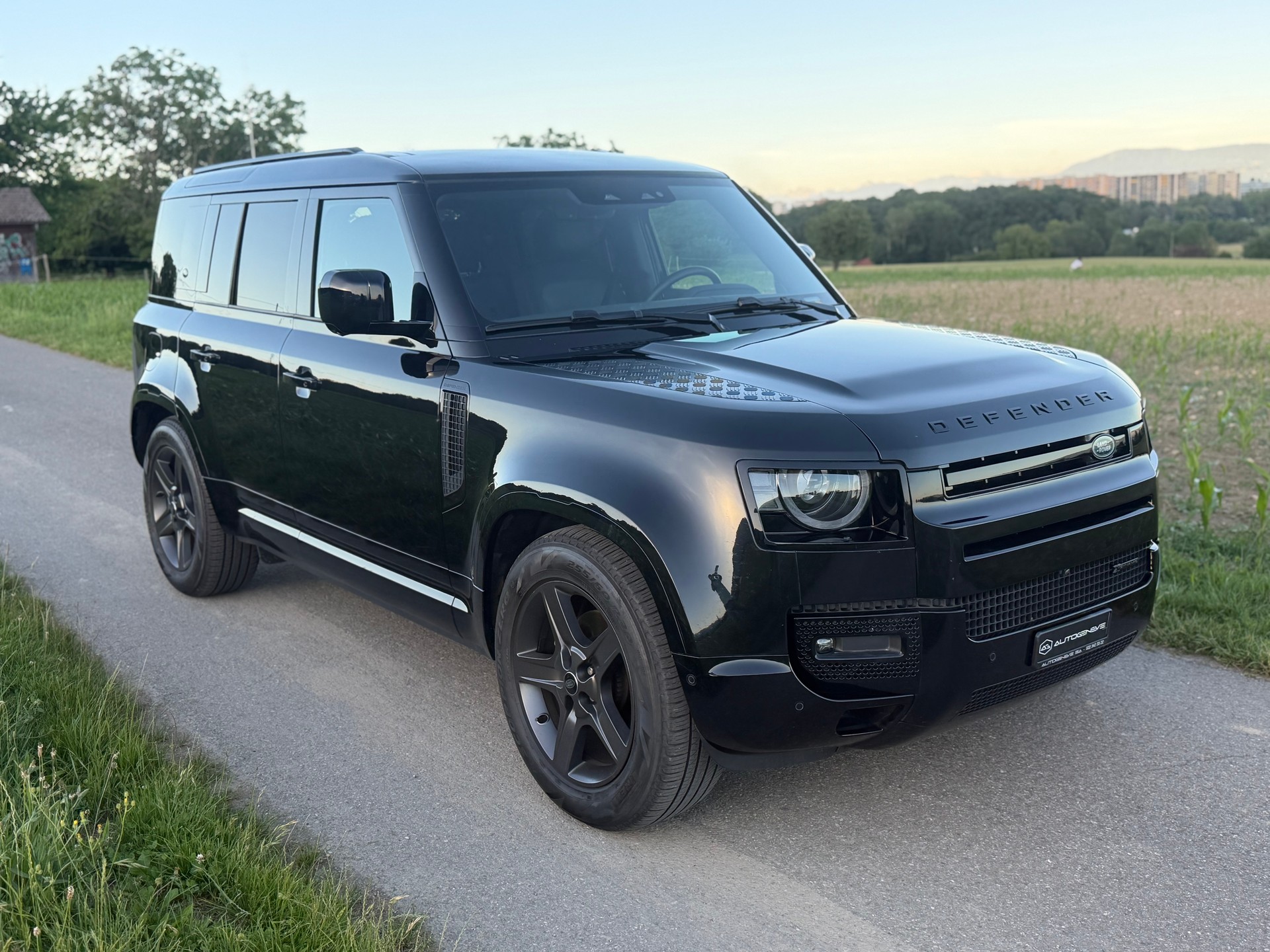 LAND ROVER Defender 110 P300 Si4 X-Dynamic HSE AT8-image-6