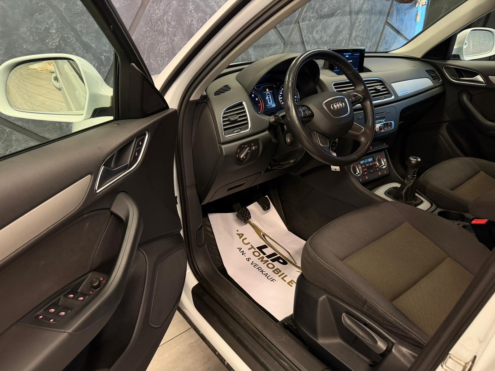 AUDI Q3 2.0 TFSI quattro-image-9