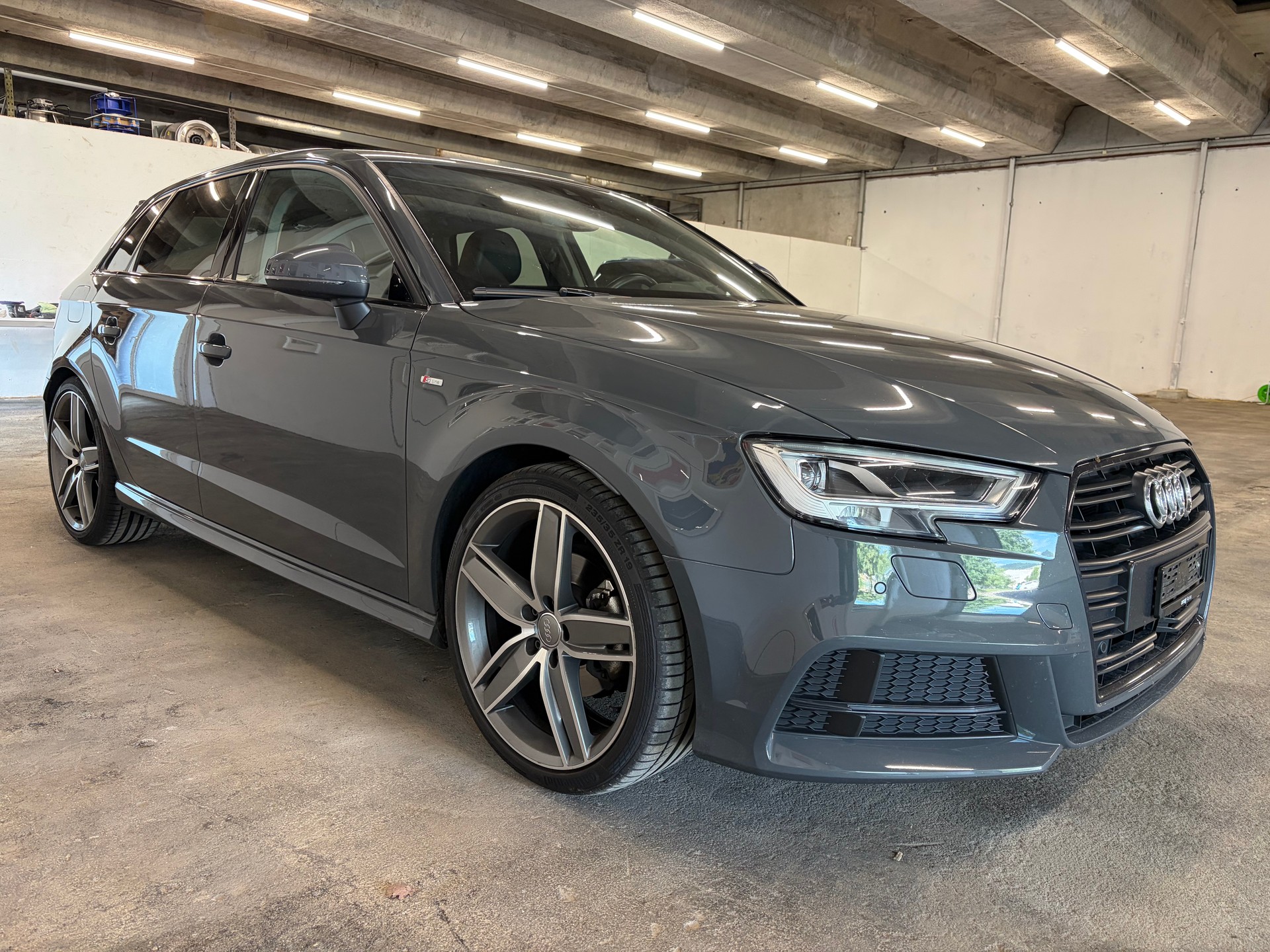AUDI A3 Sportback 1.5 TFSI S-tronic Sport-image-2
