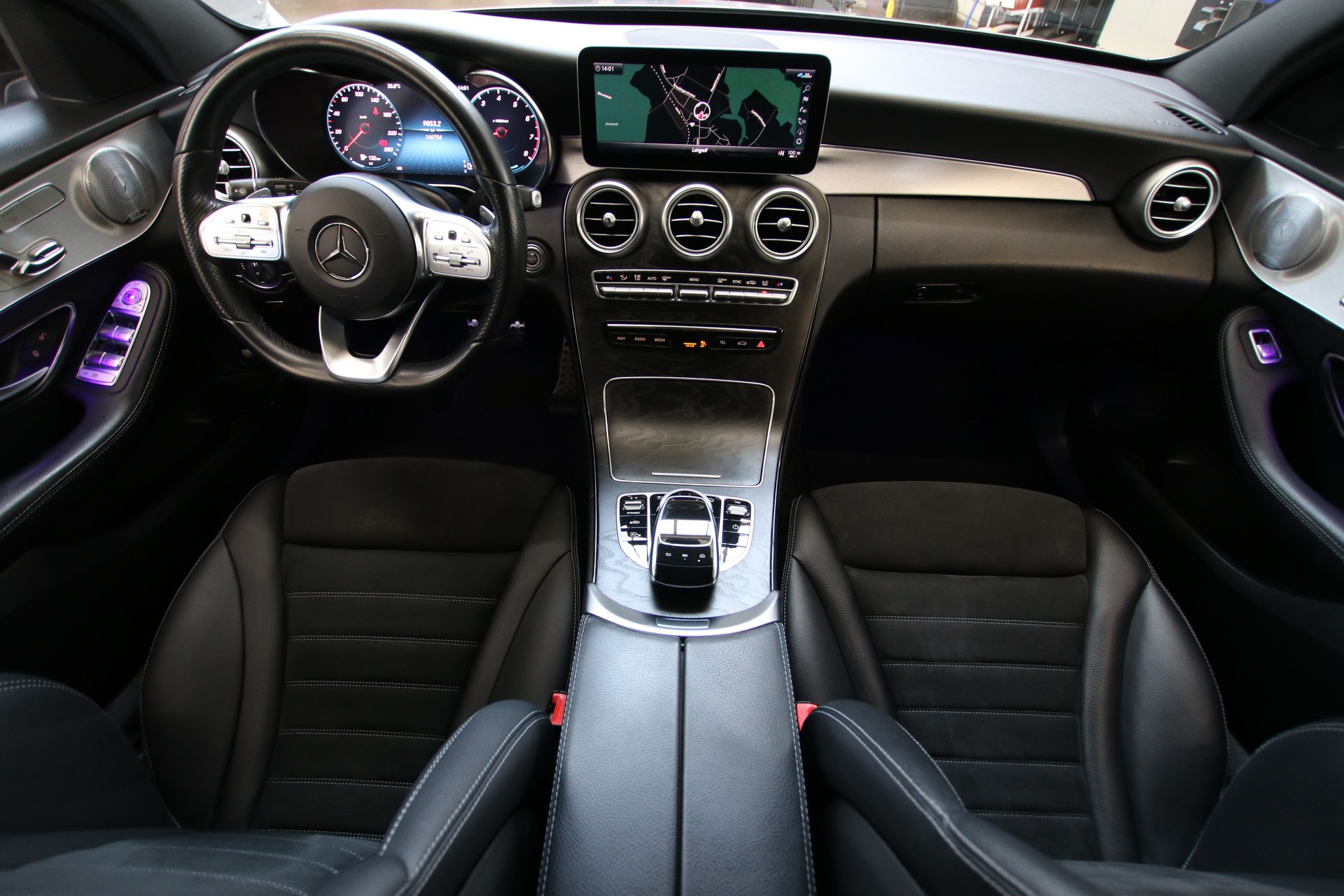 MERCEDES-BENZ C 200 Swiss Star AMG Line 4M 9G-Tronic-image-9
