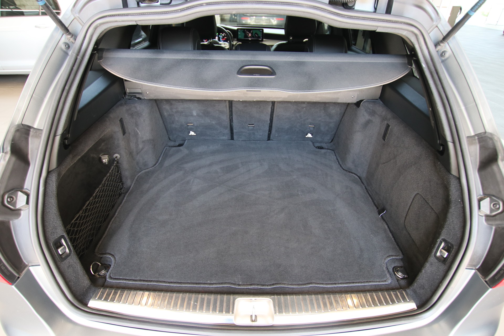 MERCEDES-BENZ C 200 Swiss Star AMG Line 4M 9G-Tronic-image-15