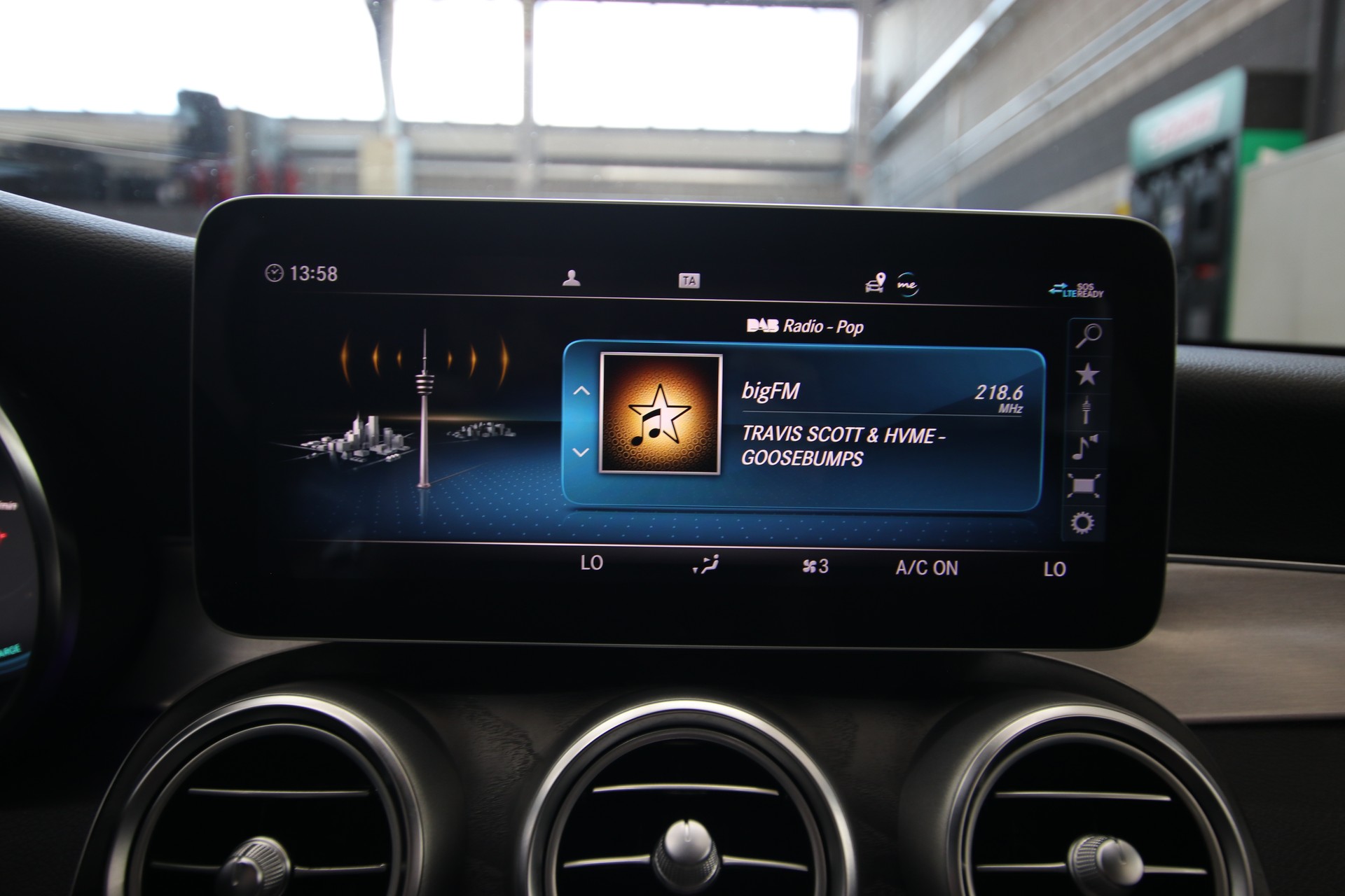 MERCEDES-BENZ C 200 Swiss Star AMG Line 4M 9G-Tronic-image-18
