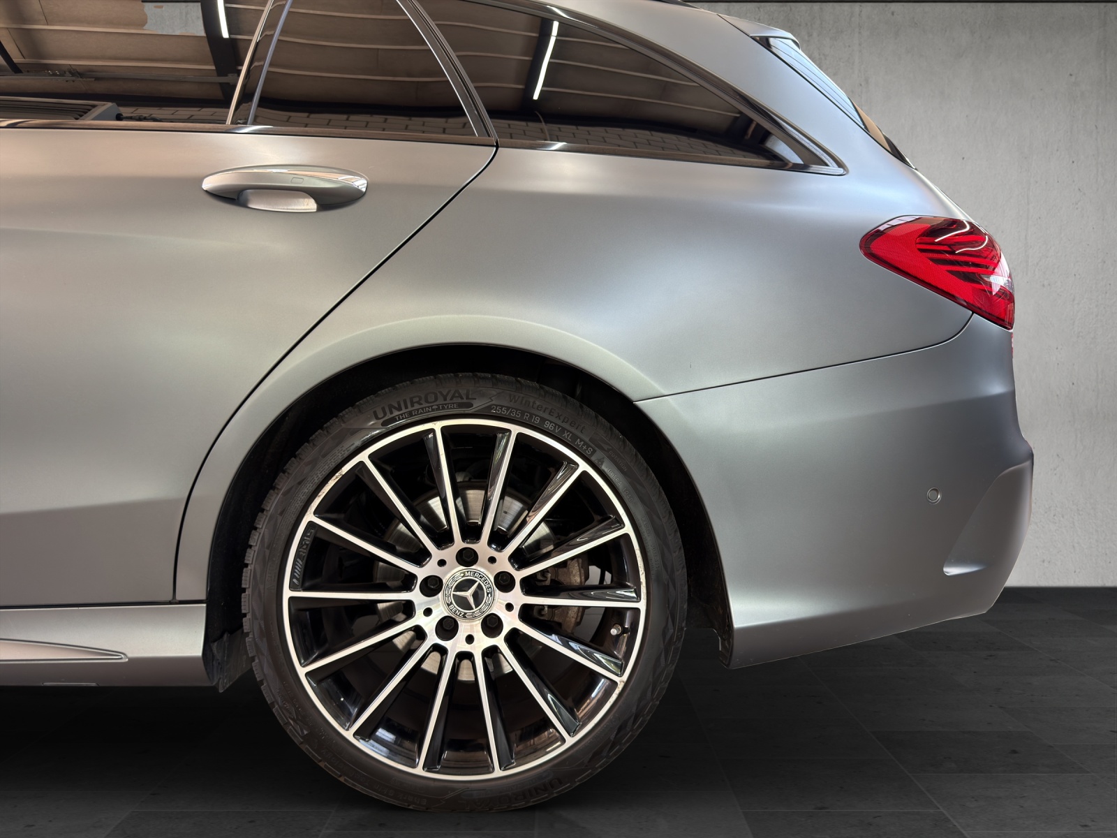 MERCEDES-BENZ C 200 Swiss Star AMG Line 4M 9G-Tronic-image-8
