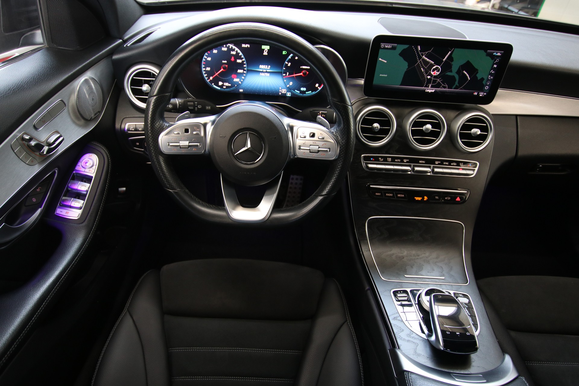MERCEDES-BENZ C 200 Swiss Star AMG Line 4M 9G-Tronic-image-10