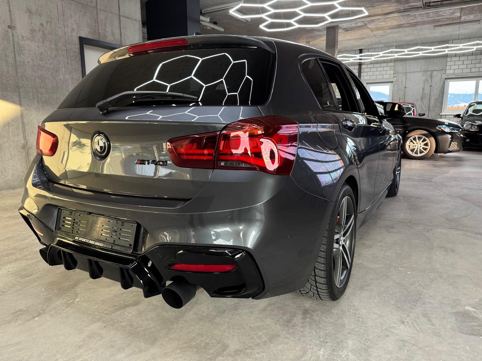 BMW M140i Steptronic-image-3
