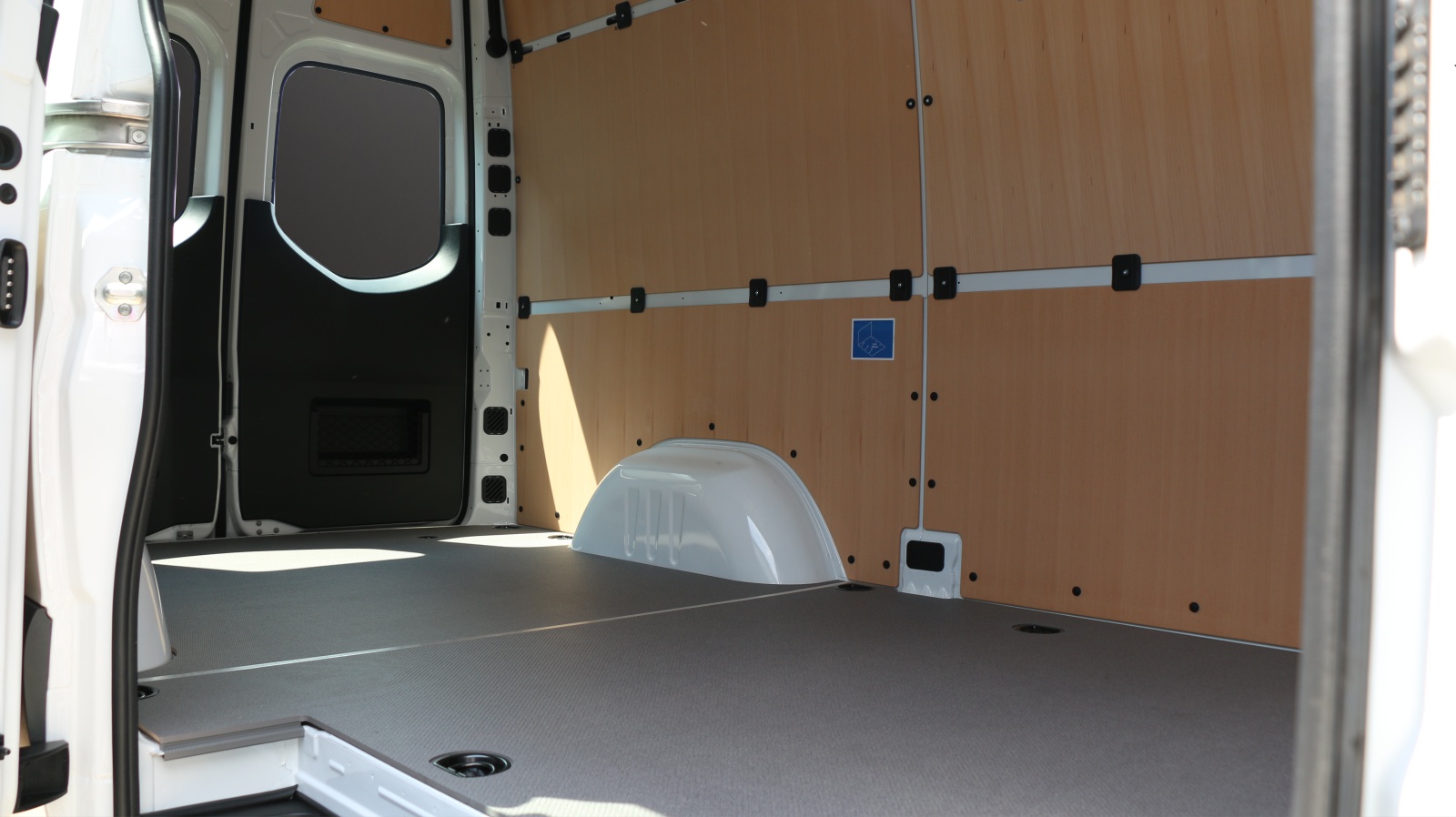 MERCEDES-BENZ Sprinter 319 CDI Pro KA 3665 mm Worker 4-image-10