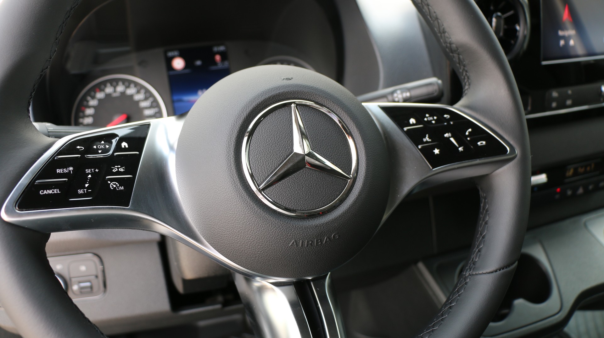 MERCEDES-BENZ Sprinter 319 CDI Pro KA 3665 mm Worker 4-image-13