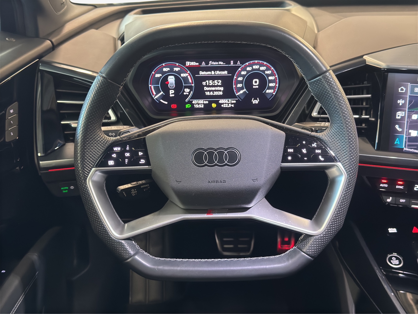 AUDI Q4 e-tron 50 quattro-image-10