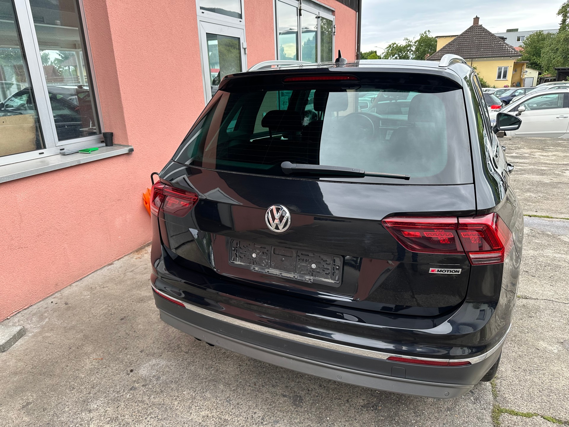 VW Tiguan 2.0 TDI SCR Highline 4Motion DSG-image-3