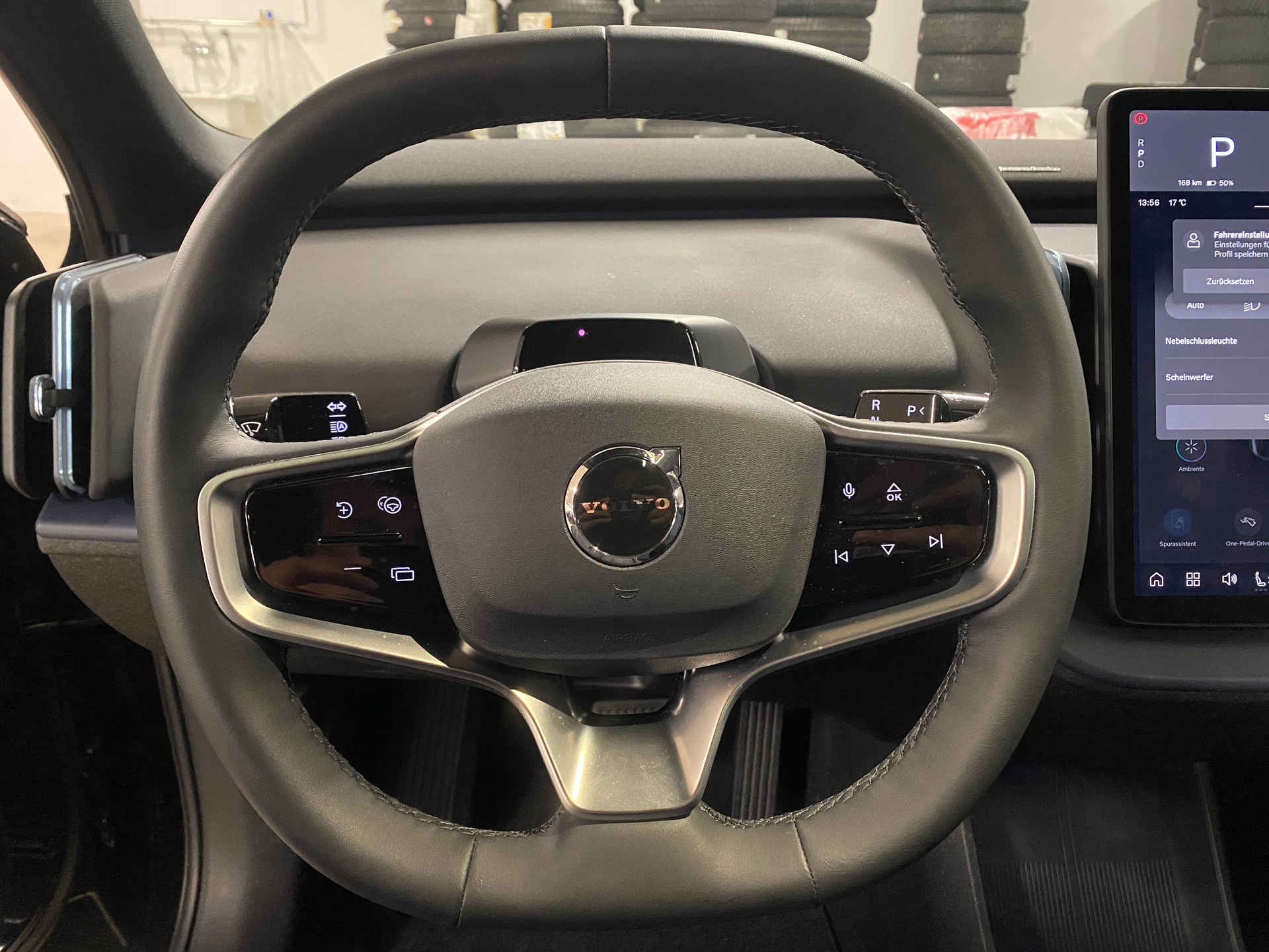 VOLVO EX30 E60 Twin Ultra Performance AWD-image-10