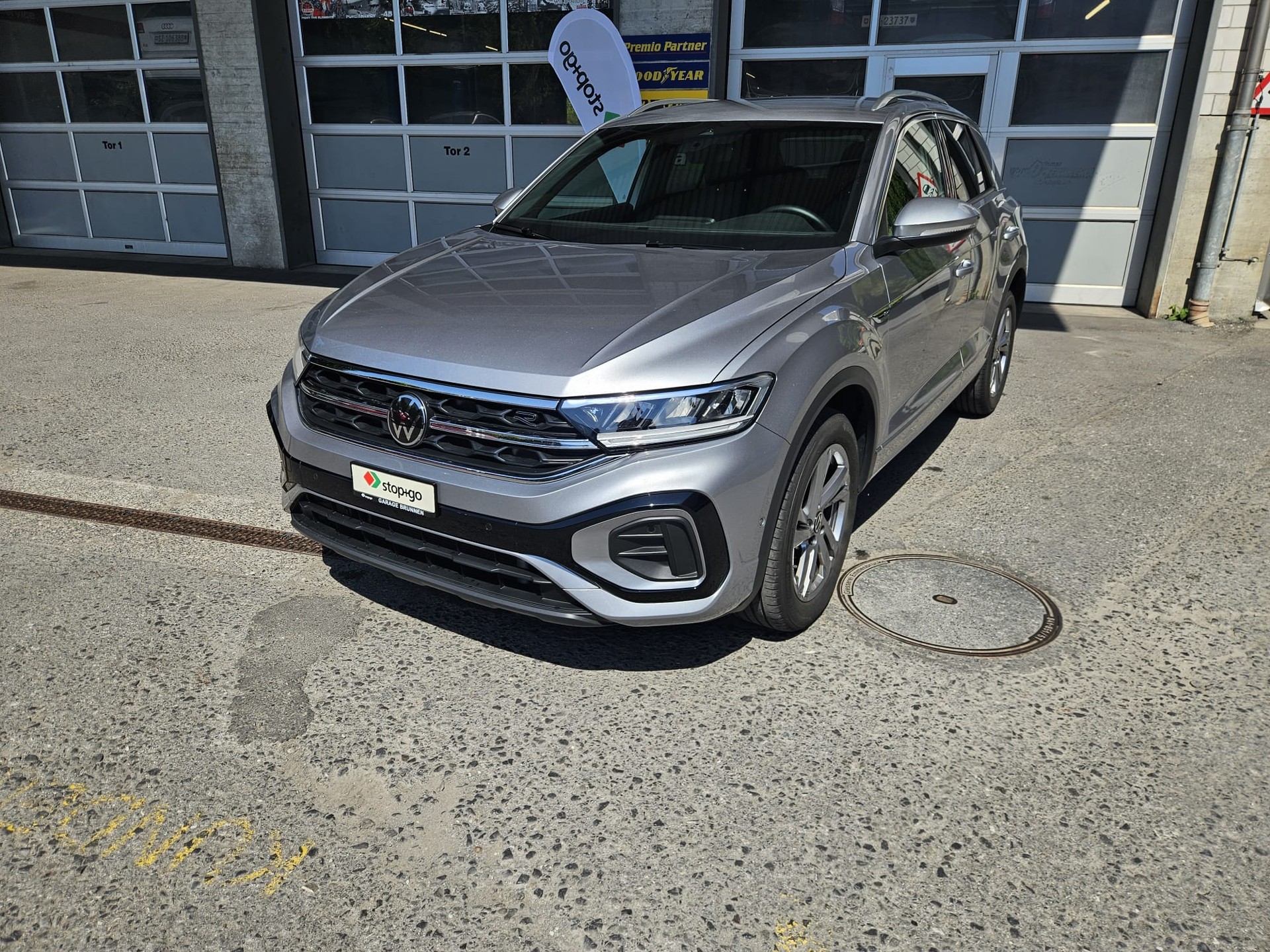 VW T-Roc 2.0 TSI R-Line DSG 4Motion-image-0