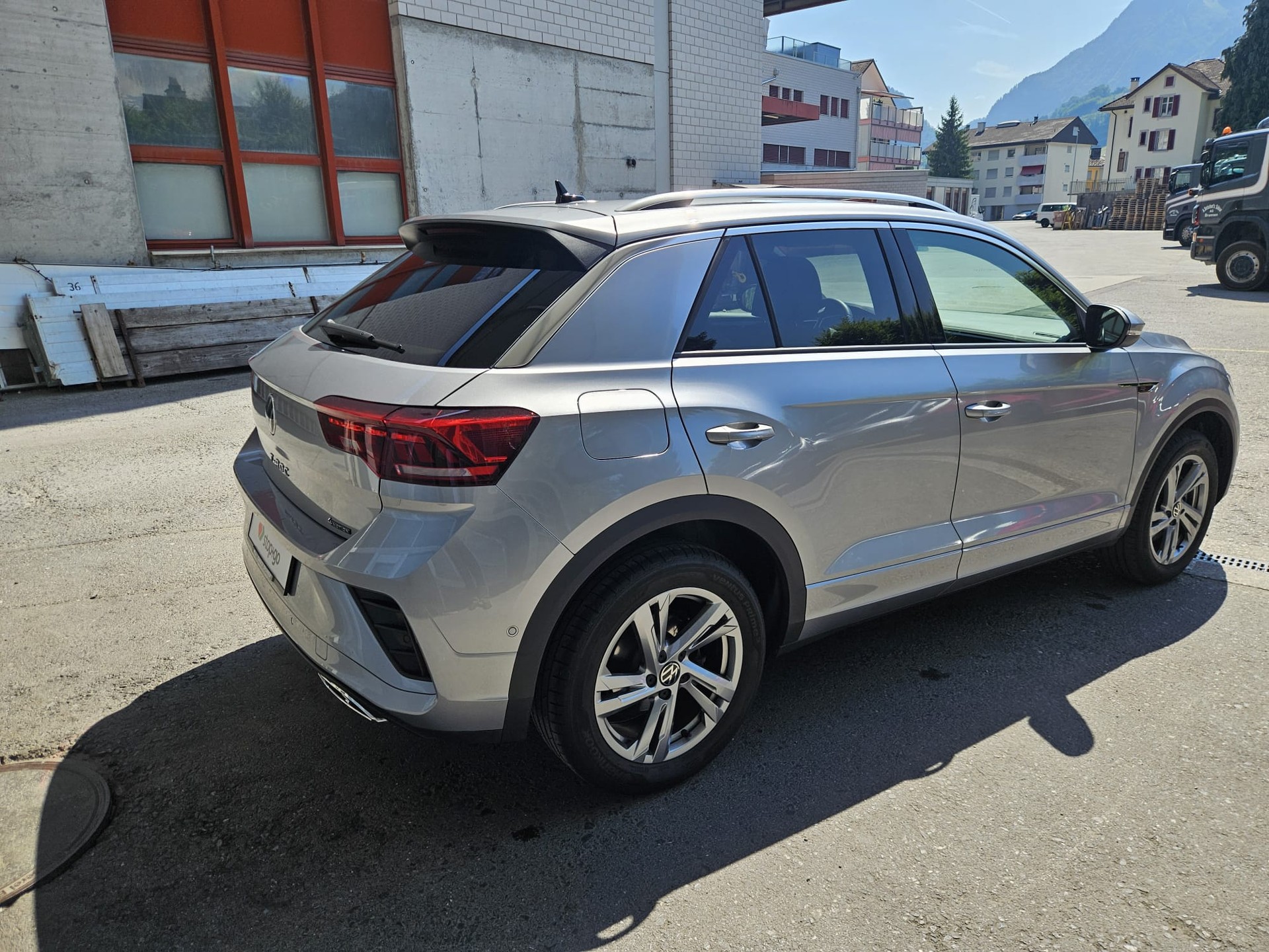 VW T-Roc 2.0 TSI R-Line DSG 4Motion-image-3