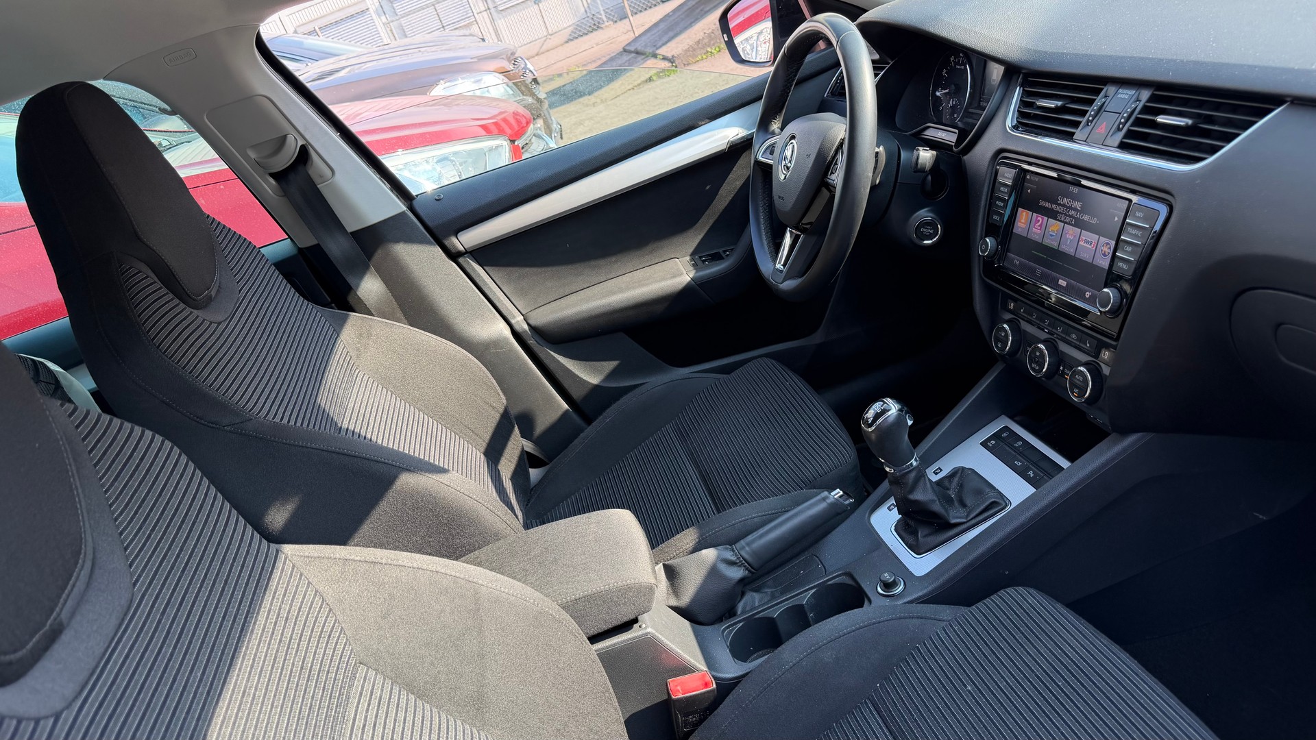 SKODA Octavia Combi 1.8 TSI Elegance 4x4 DSG-image-5