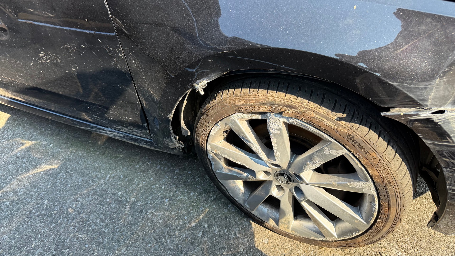 SKODA Octavia Combi 1.8 TSI Elegance 4x4 DSG-image-9