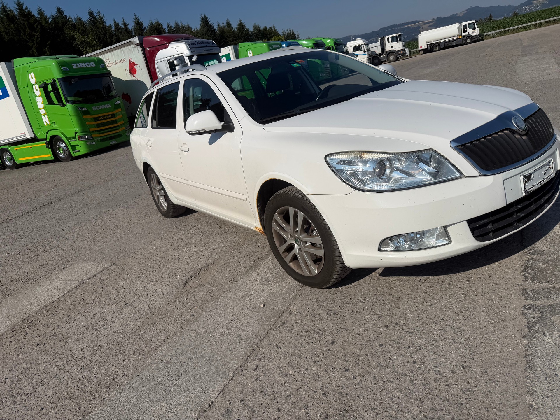 SKODA Octavia Combi 2.0 TDI Swiss Adventure 4x4-image-2