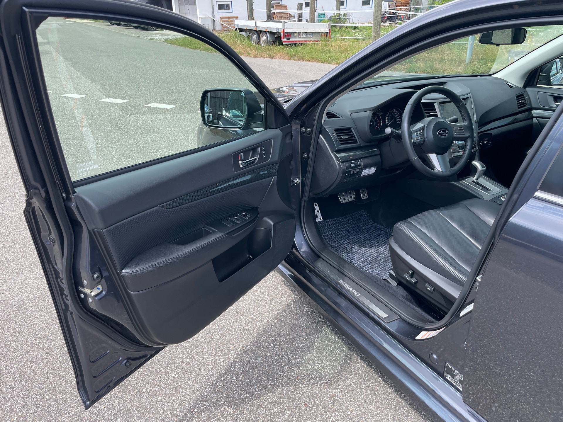 SUBARU Legacy 2.5 GT Executive S AWD Automatic-image-11