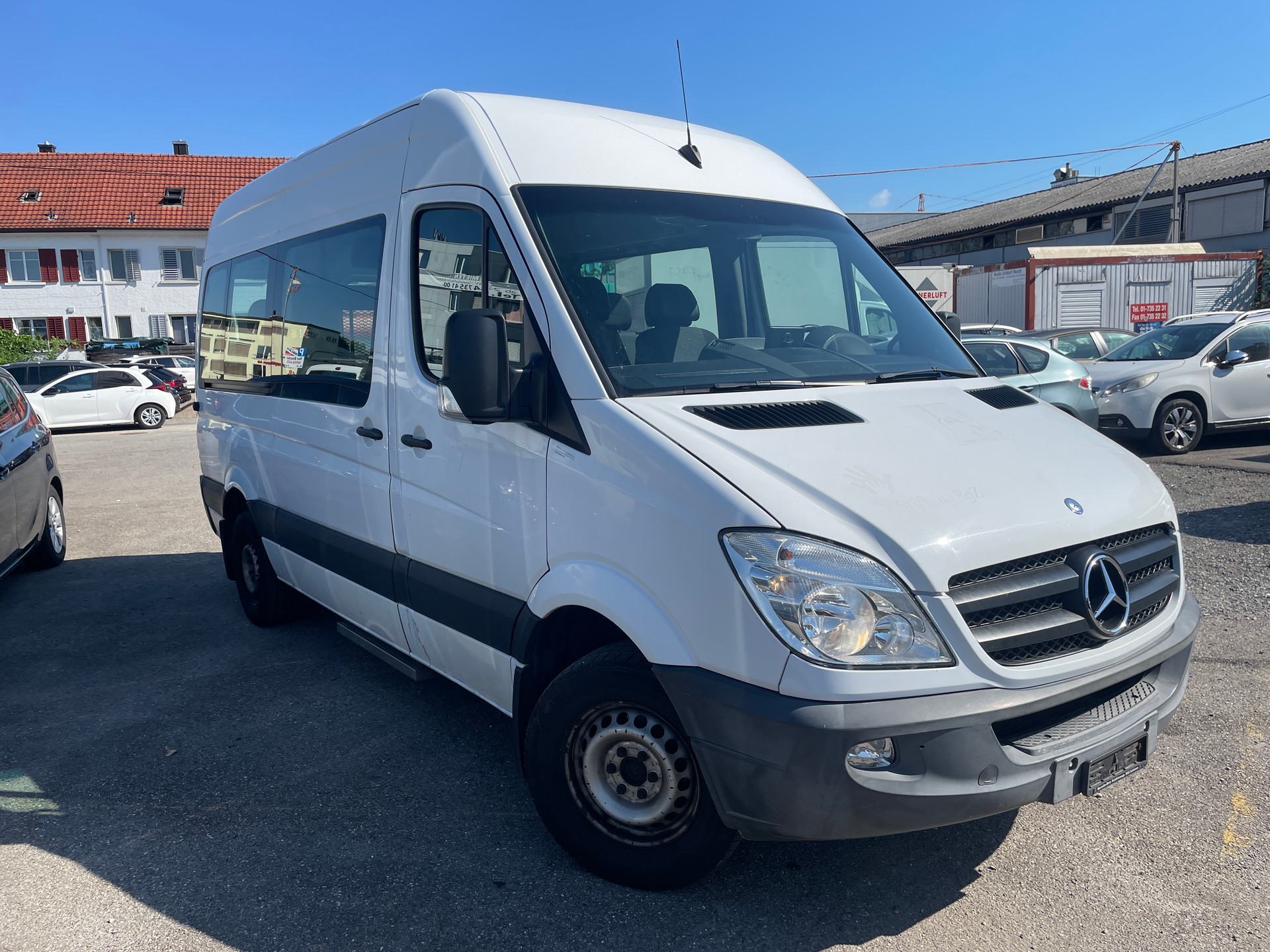 MERCEDES-BENZ-image-2