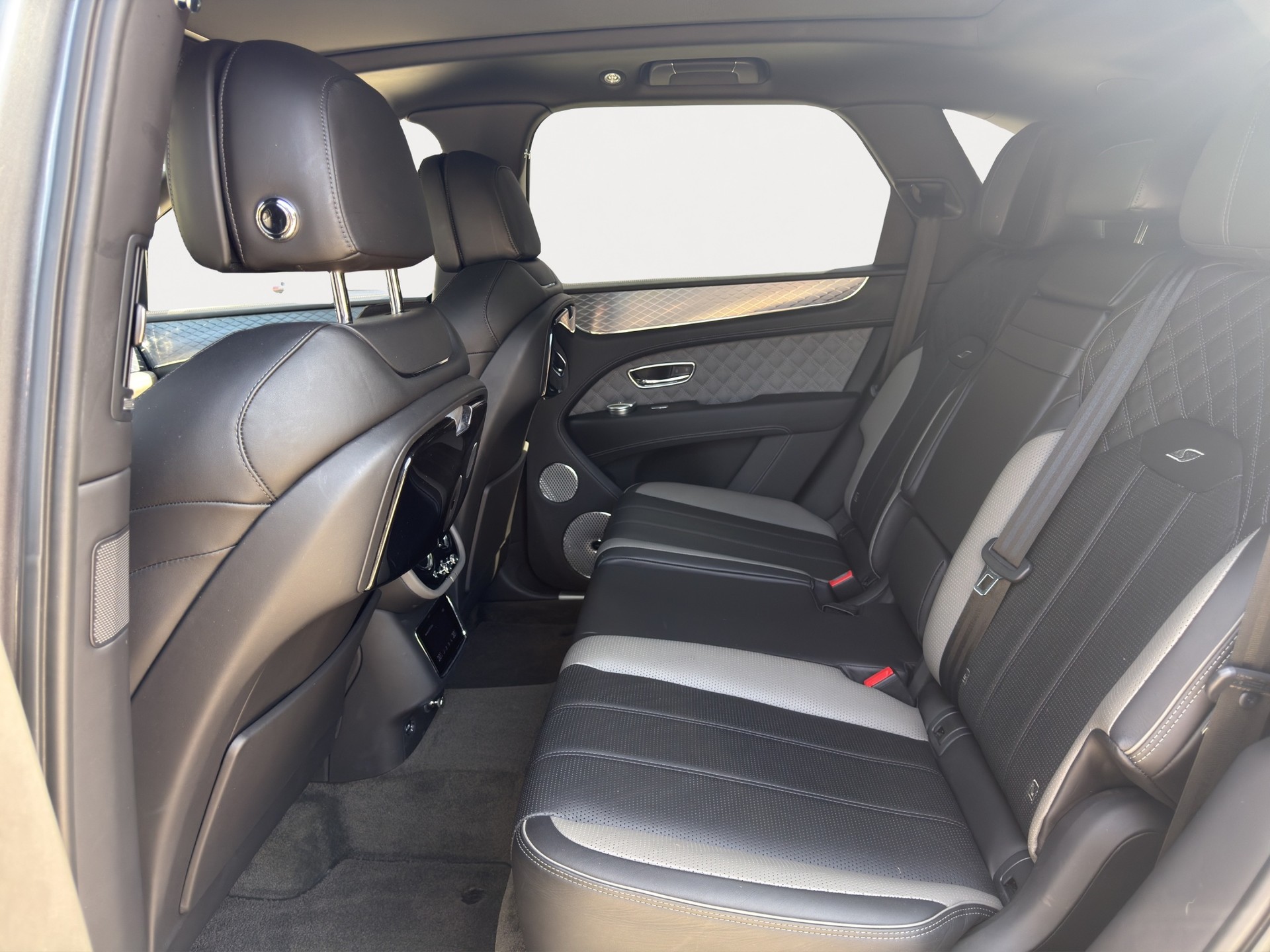 BENTLEY Bentayga S V8-image-9