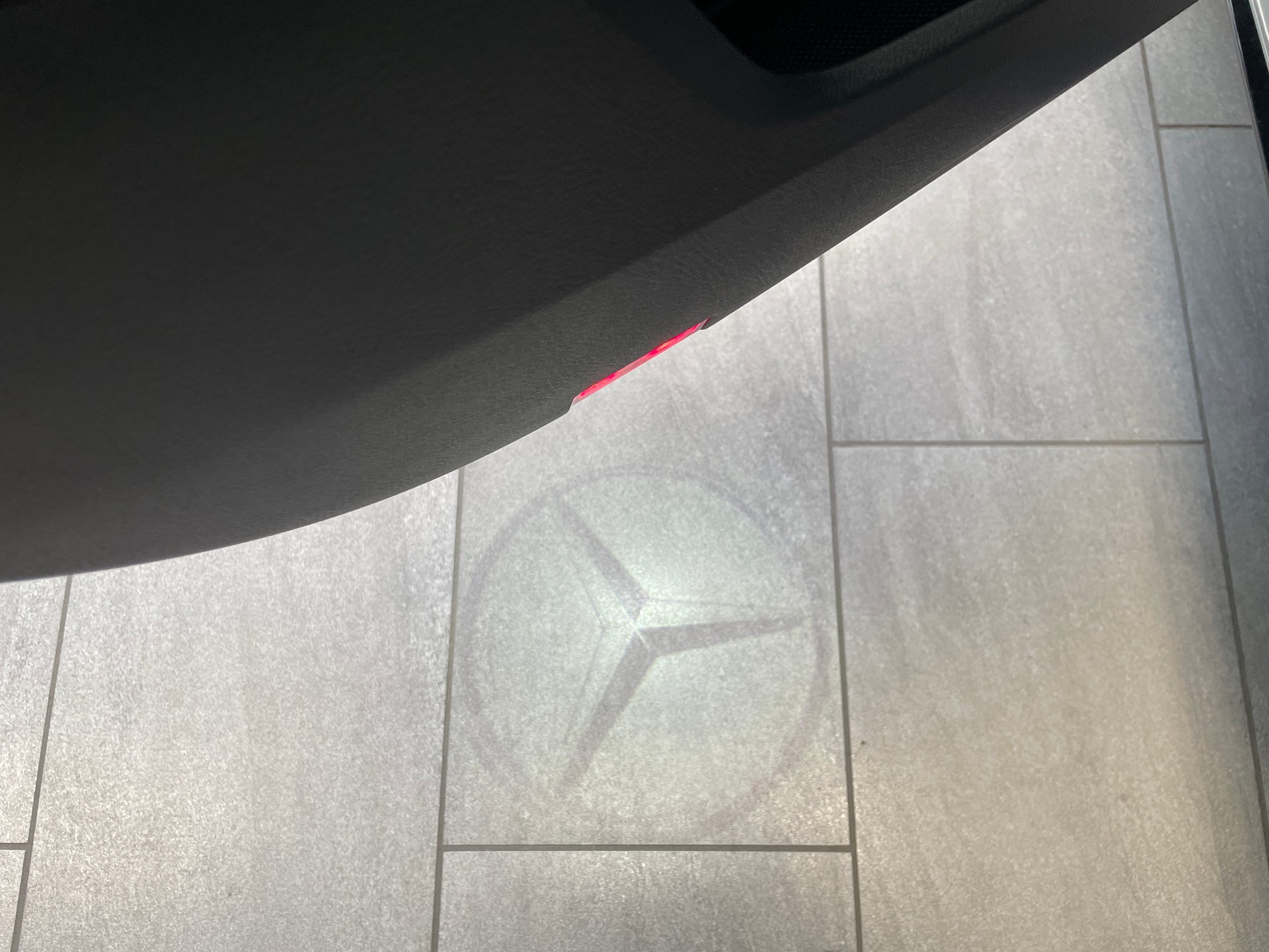 MERCEDES-BENZ A 250 4Matic 8G-DCT AMG Line-image-9