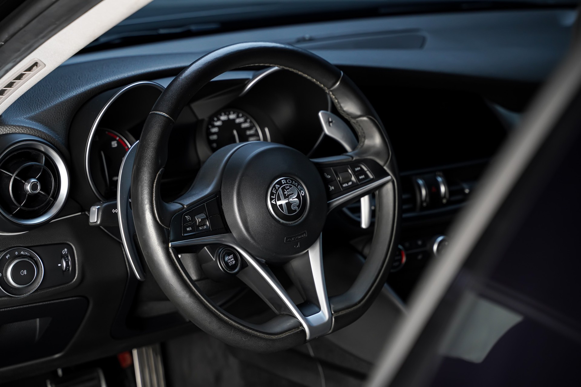 ALFA ROMEO Giulia 2.2 JTDM Super Automatic-image-8