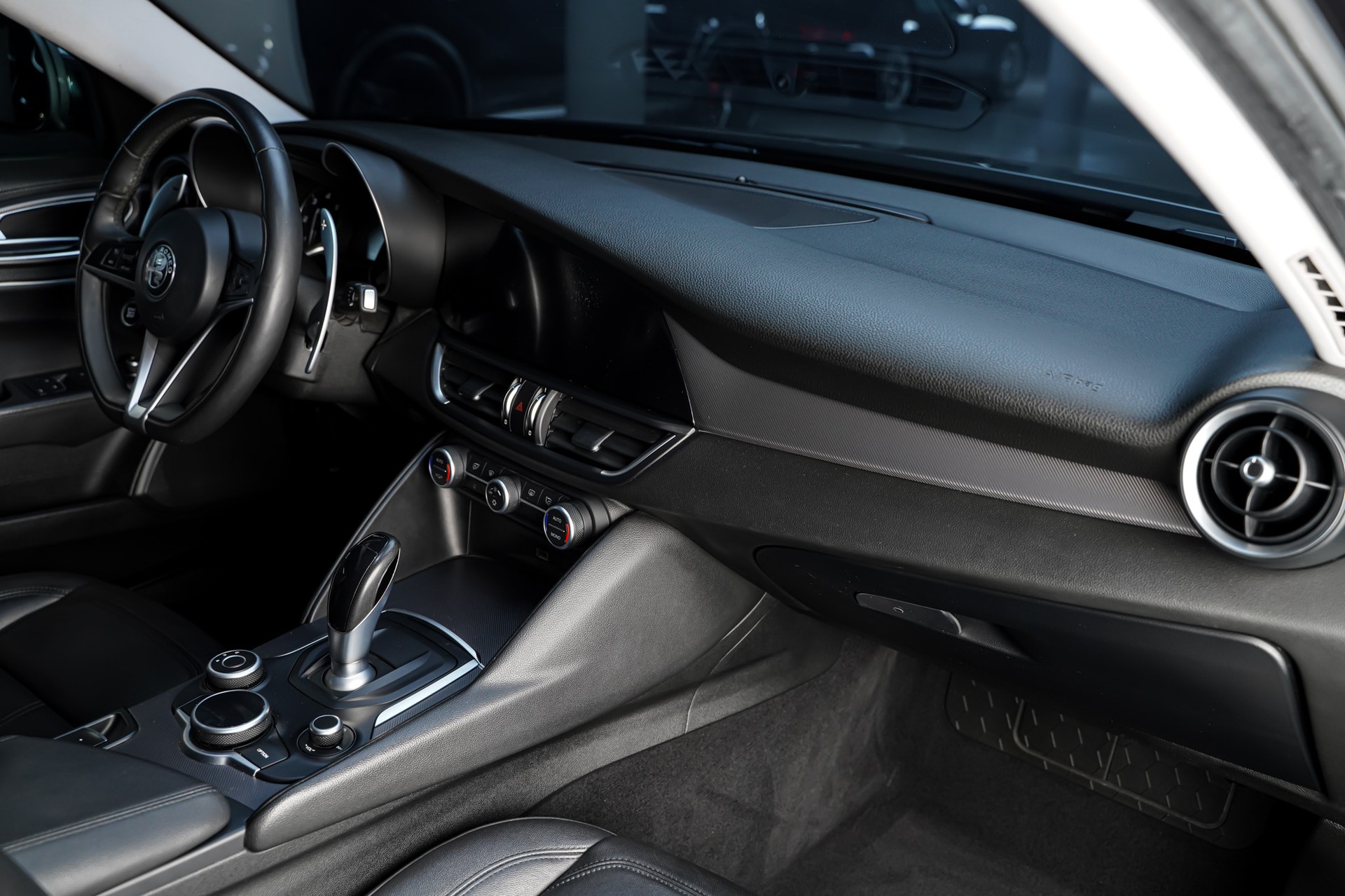 ALFA ROMEO Giulia 2.2 JTDM Super Automatic-image-17
