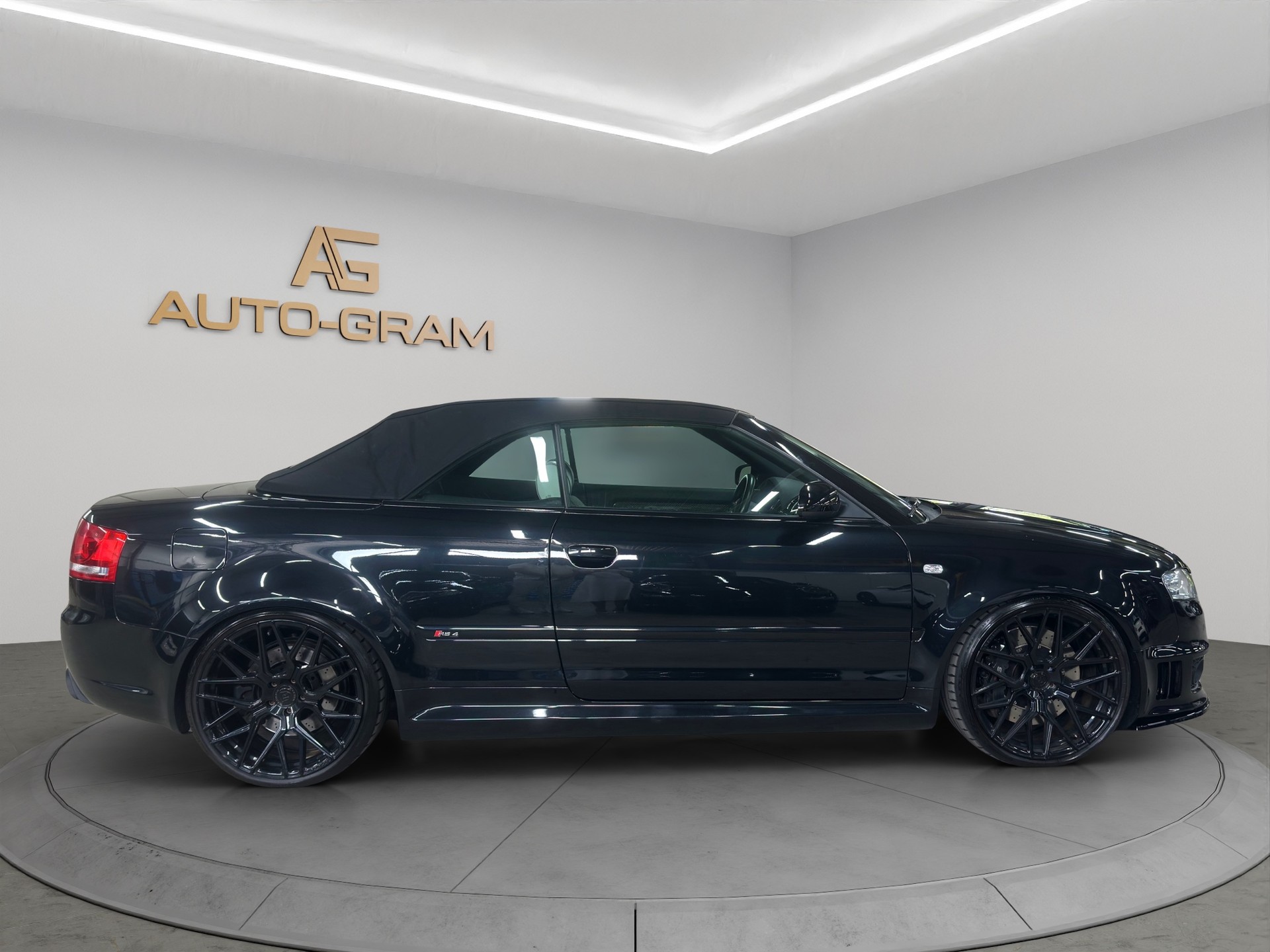 AUDI RS4 Cabriolet 4.2 V8 quattro-image-5