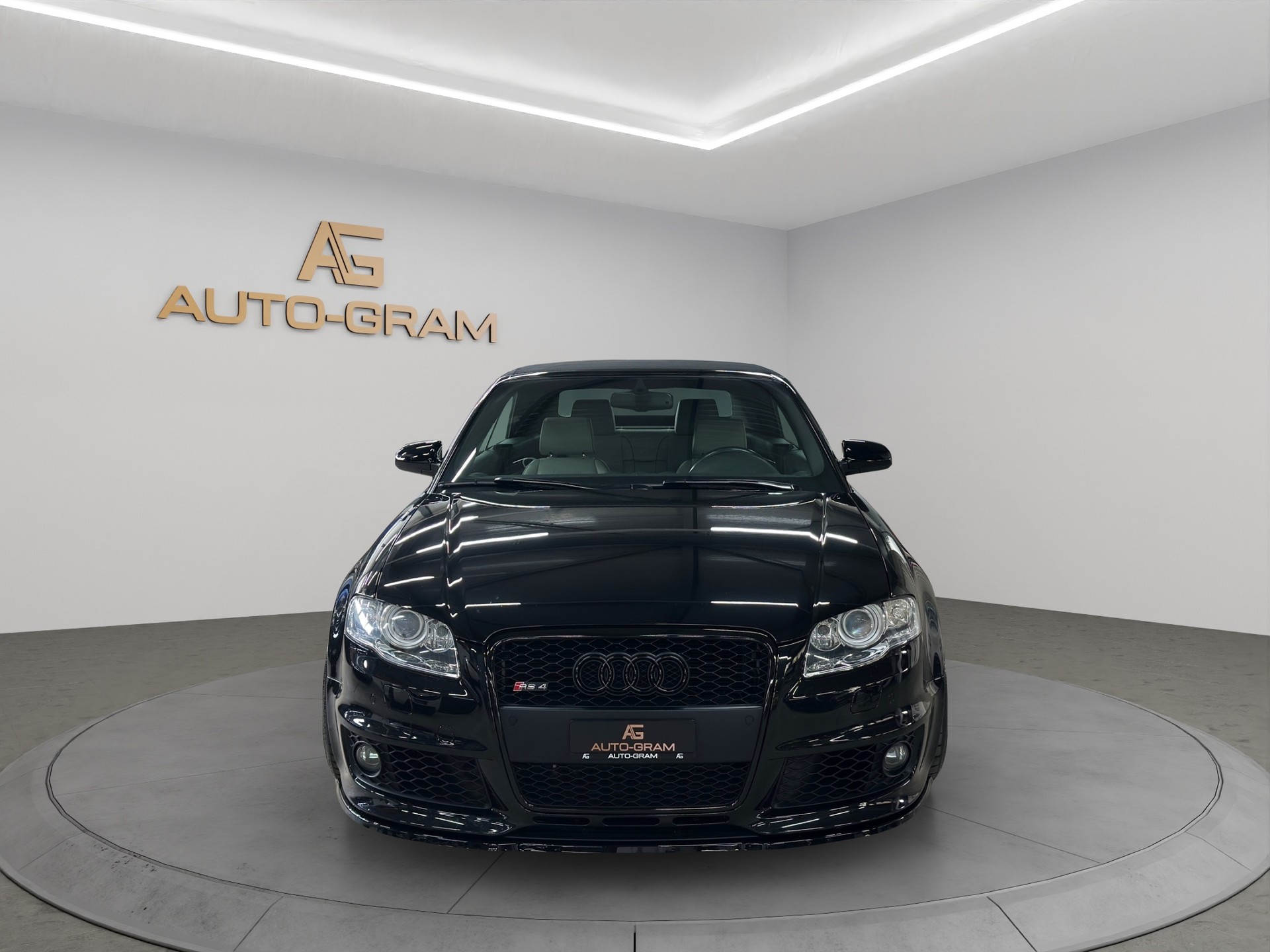 AUDI RS4 Cabriolet 4.2 V8 quattro-image-7