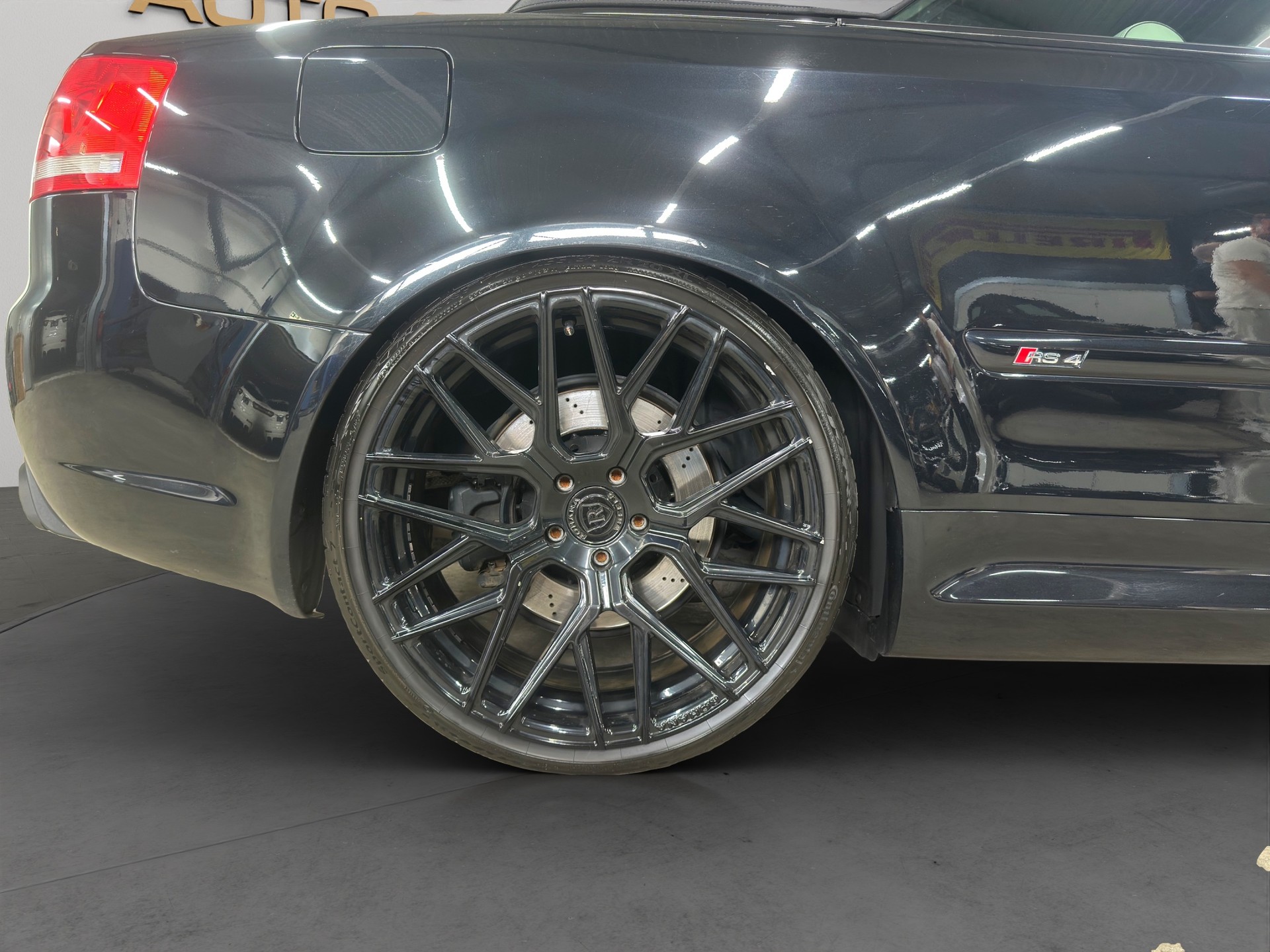 AUDI RS4 Cabriolet 4.2 V8 quattro-image-9