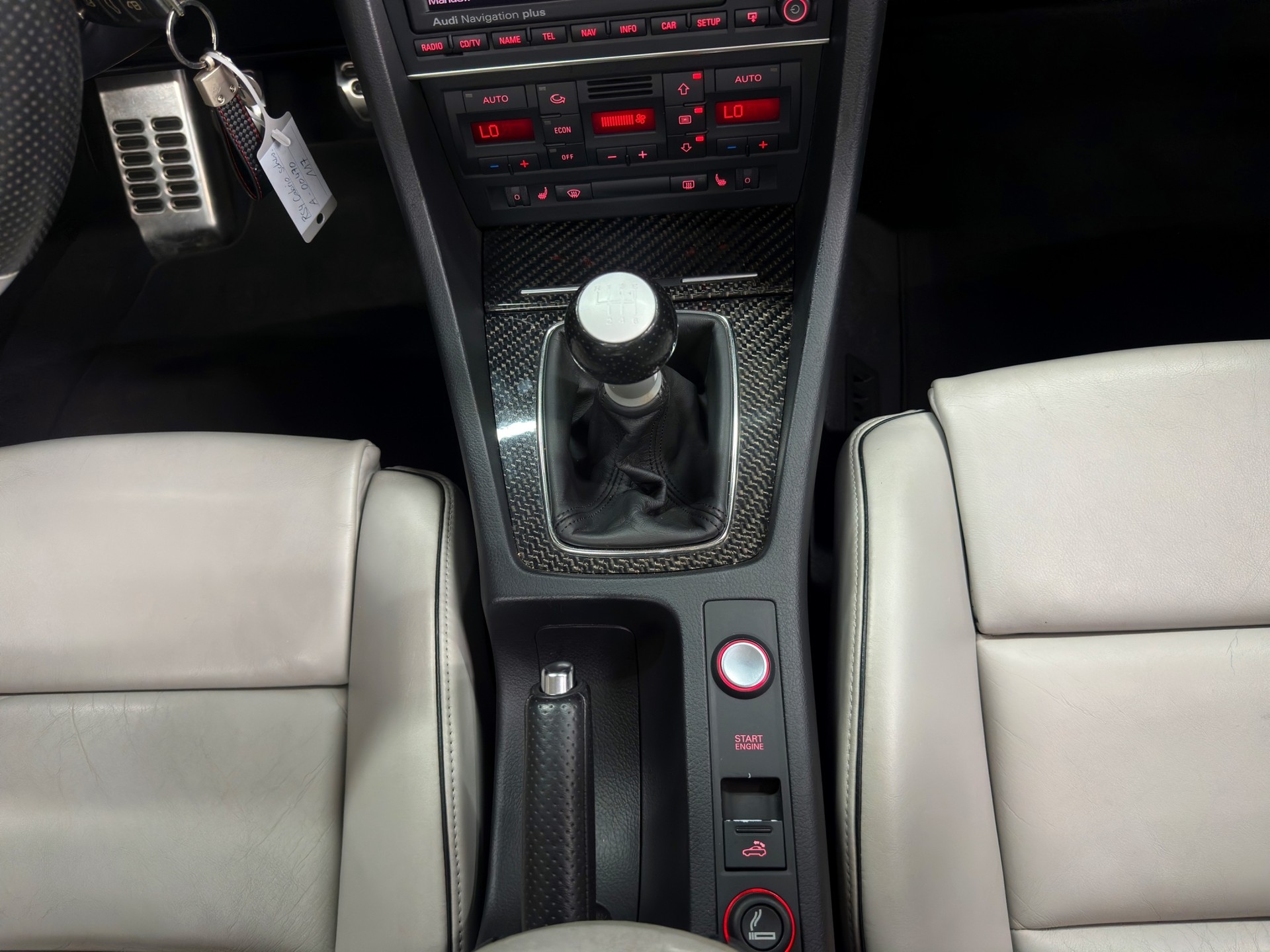 AUDI RS4 Cabriolet 4.2 V8 quattro-image-19