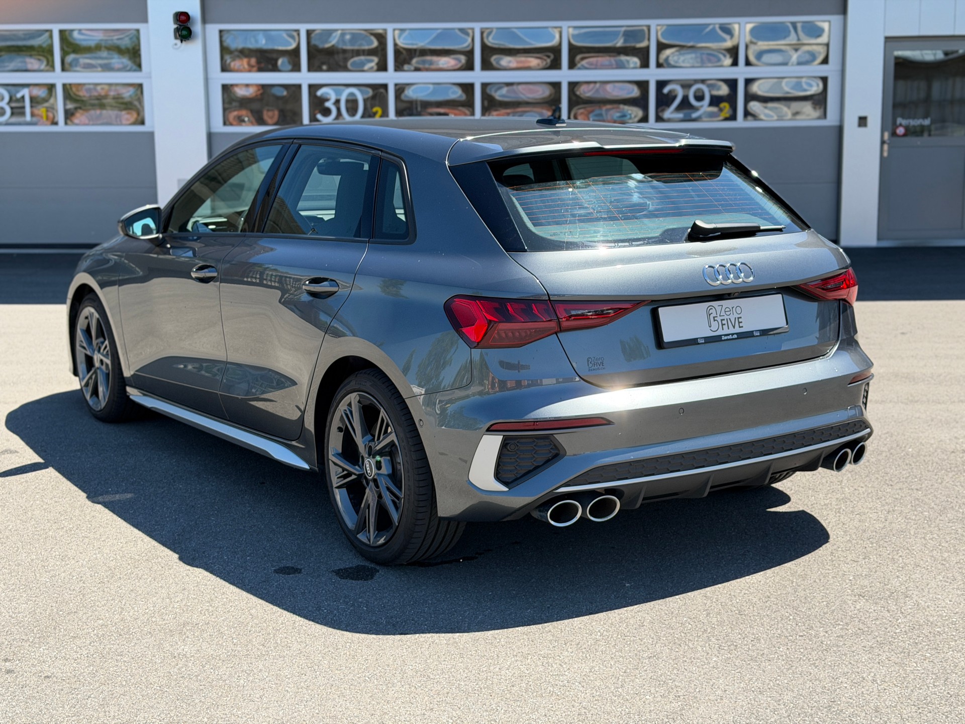 AUDI S3 Sportback 2.0 TFSI quattro S-tronic-image-3