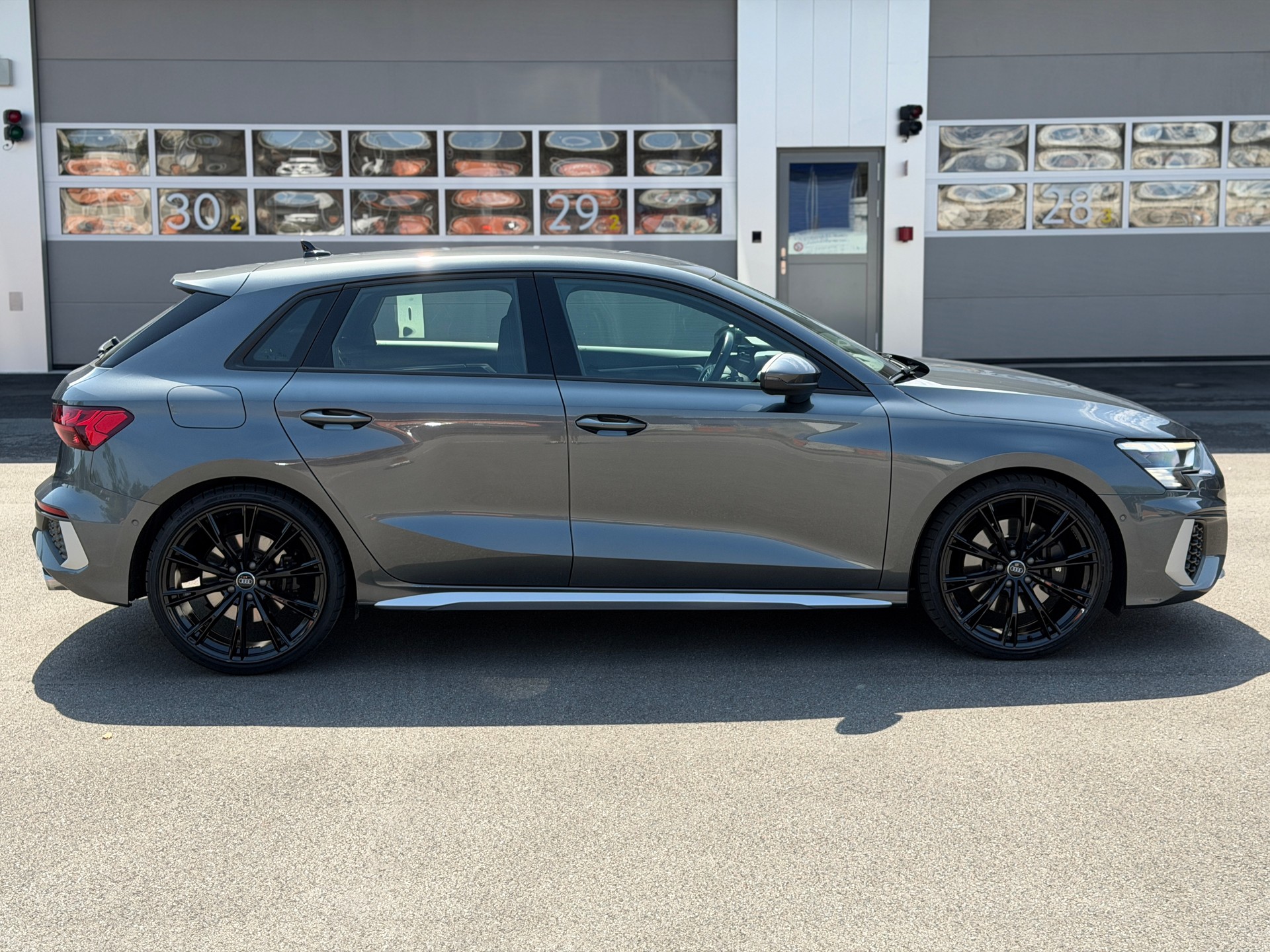 AUDI S3 Sportback 2.0 TFSI quattro S-tronic-showroom-element-2