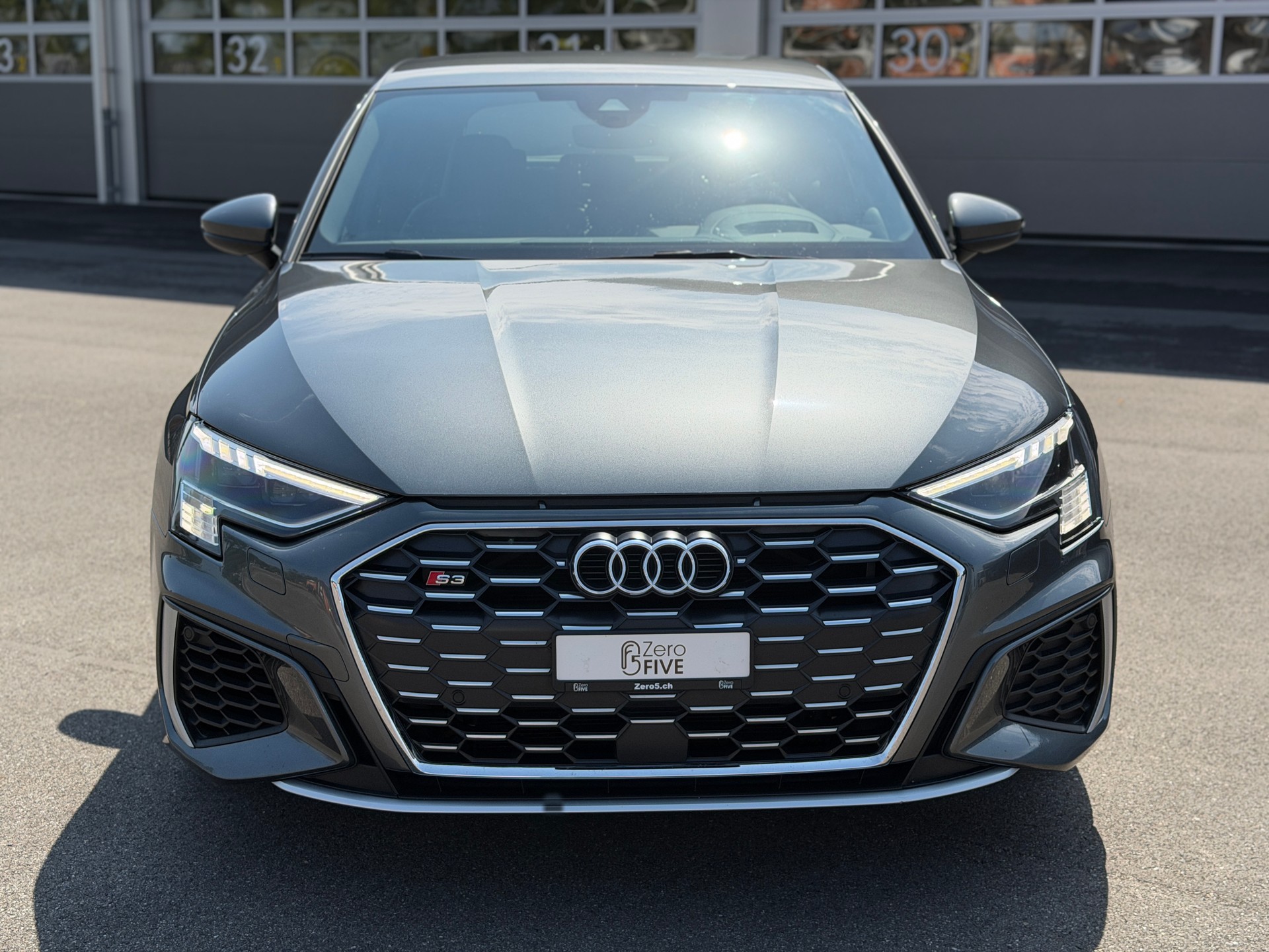 AUDI S3 Sportback 2.0 TFSI quattro S-tronic-showroom-element-1