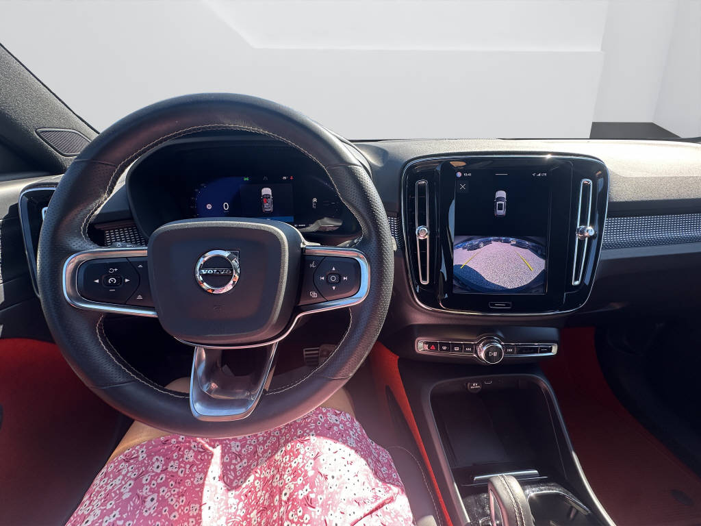 VOLVO XC40 P8 Twin R-Design AWD-image-10