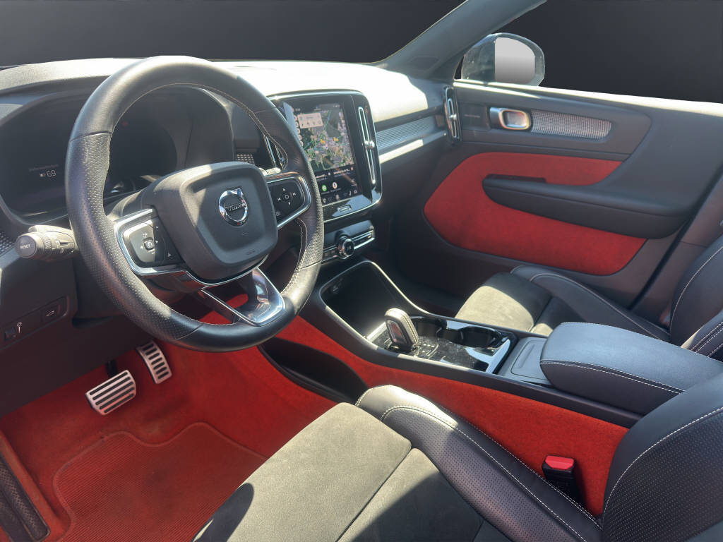 VOLVO XC40 P8 Twin R-Design AWD-image-8