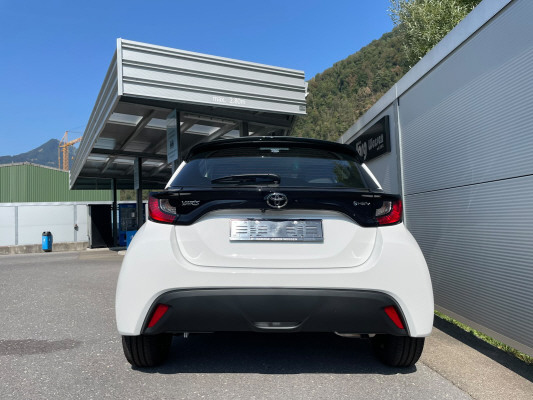 TOYOTA Yaris 1.5 Comfort e-CVT-image-4