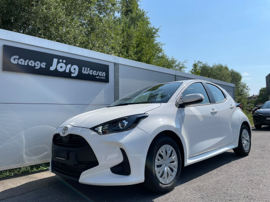 TOYOTA Yaris 1.5 Comfort e-CVT