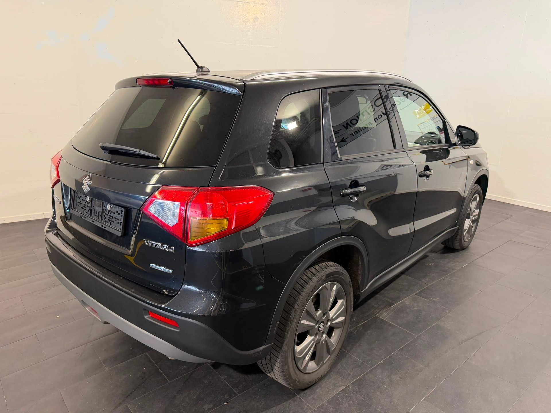SUZUKI Vitara 1.6 VVT Compact+ 4x4-image-1