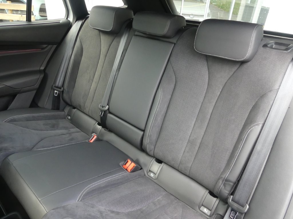 SKODA Enyaq 85x Sportline 4x4-image-11