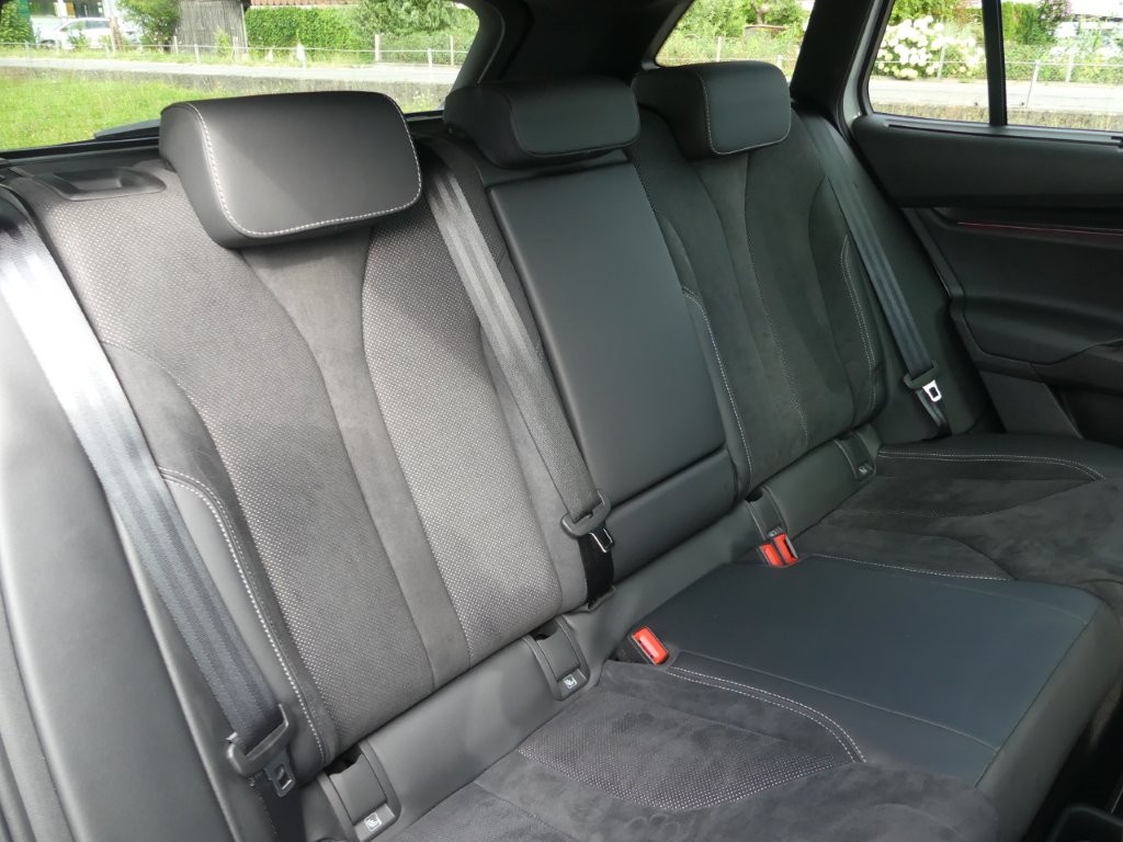 SKODA Enyaq 85x Sportline 4x4-image-12