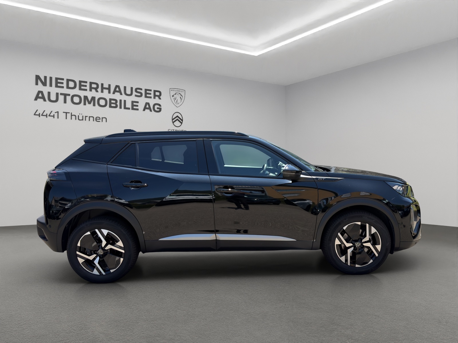 PEUGEOT 2008 1.2 Hybrid 145 GT-image-1